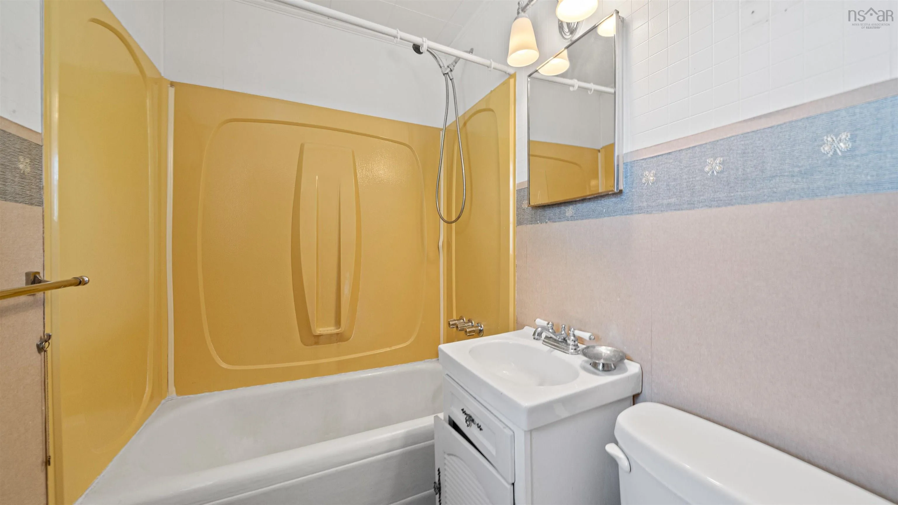329 Victoria Avenue, New Glasgow, NS B2H 1W6, 2 Bedrooms Bedrooms, ,1 BathroomBathrooms,Residential,For Sale,Victoria,202519952