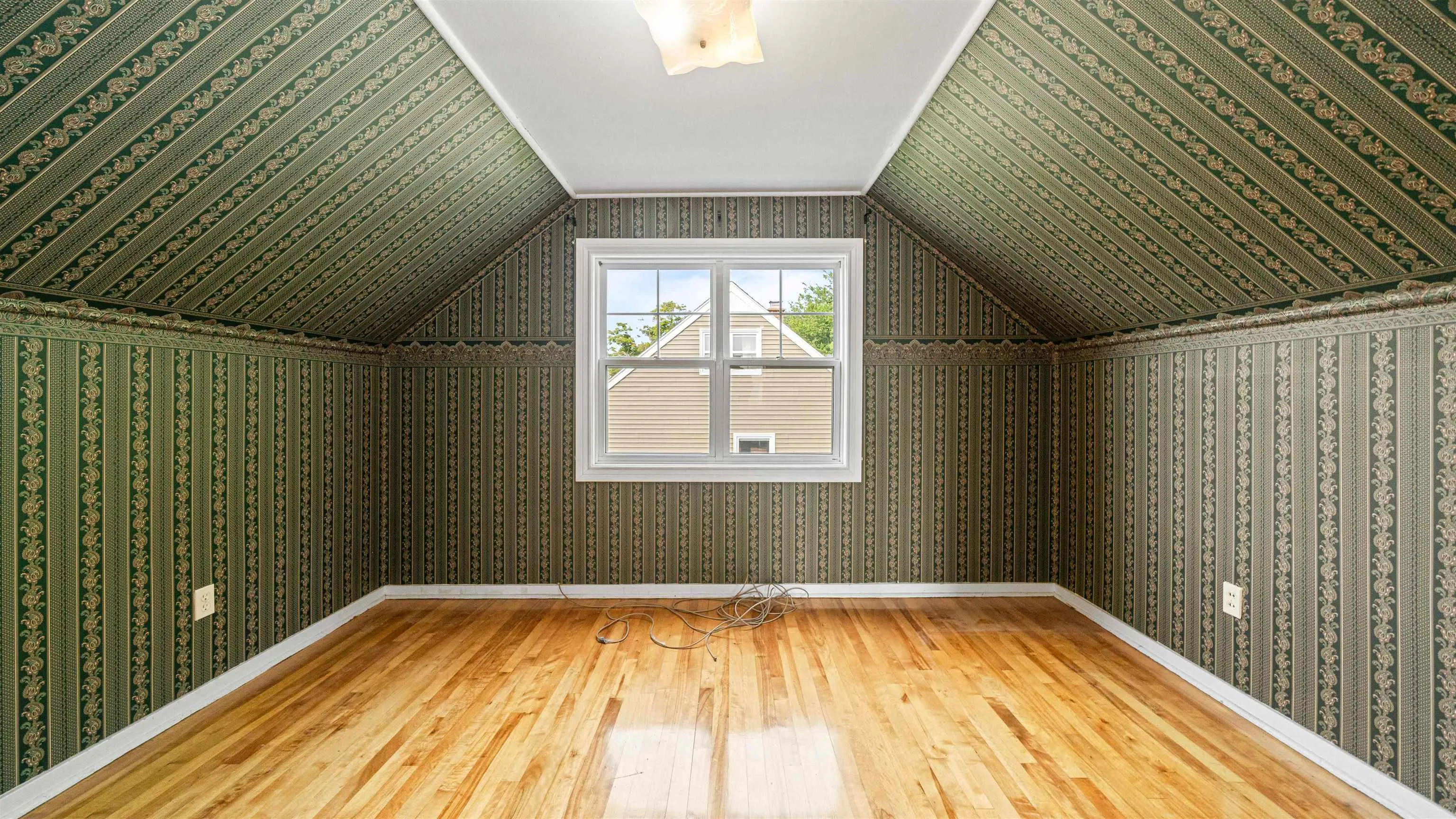 329 Victoria Avenue, New Glasgow, NS B2H 1W6, 2 Bedrooms Bedrooms, ,1 BathroomBathrooms,Residential,For Sale,Victoria,202519952