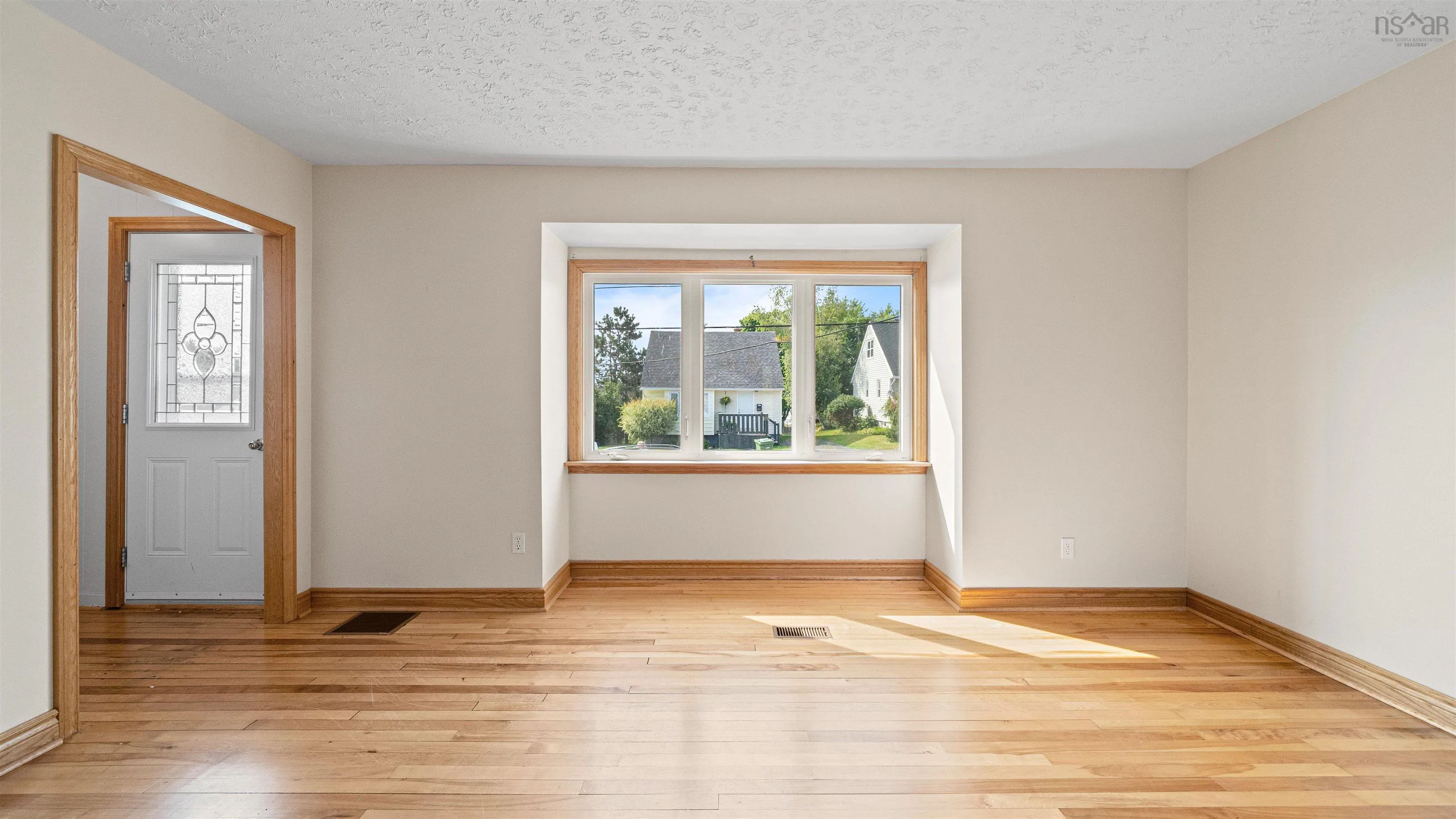 329 Victoria Avenue, New Glasgow, NS B2H 1W6, 2 Bedrooms Bedrooms, ,1 BathroomBathrooms,Residential,For Sale,Victoria,202519952