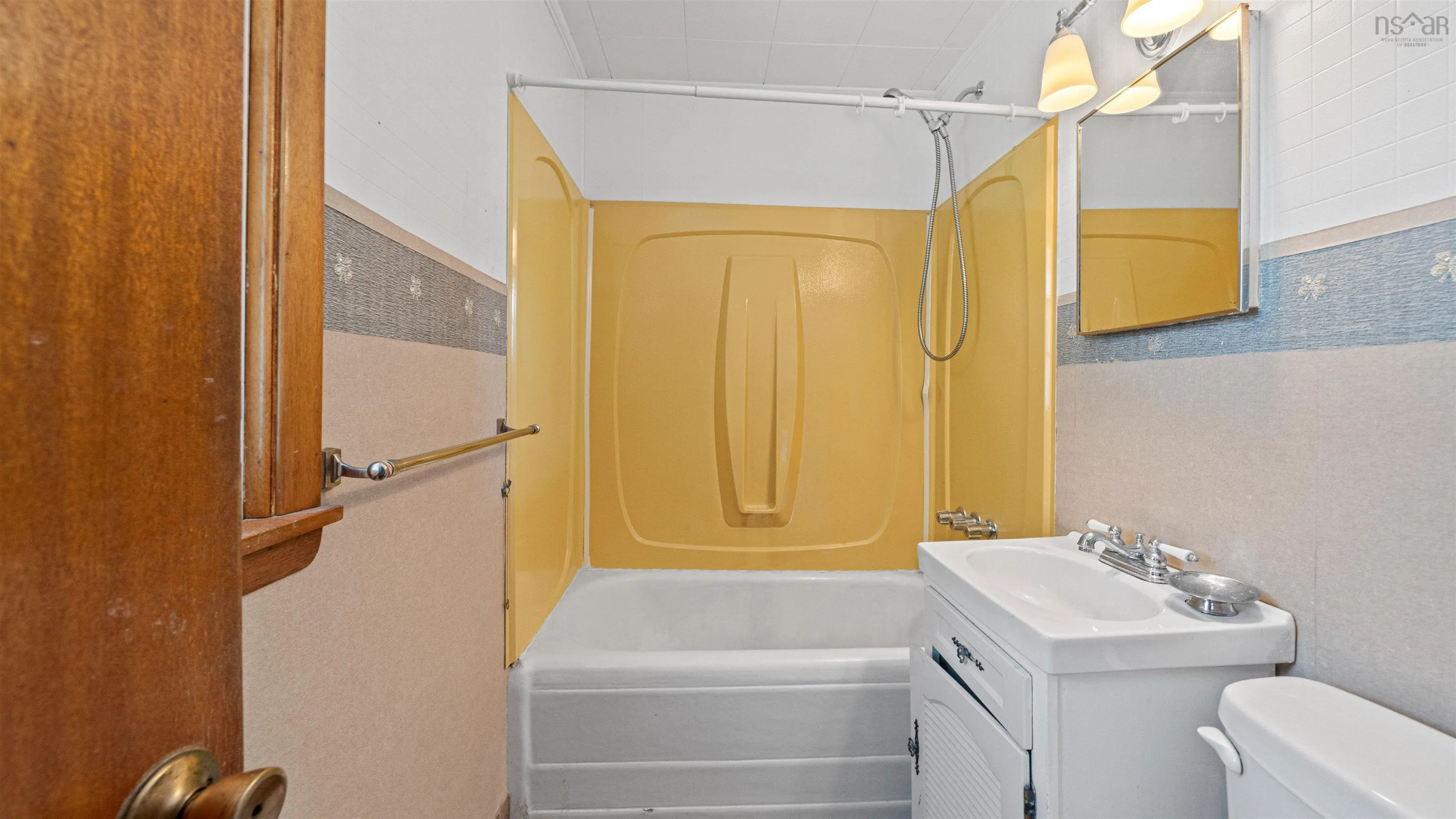 329 Victoria Avenue, New Glasgow, NS B2H 1W6, 2 Bedrooms Bedrooms, ,1 BathroomBathrooms,Residential,For Sale,Victoria,202519952