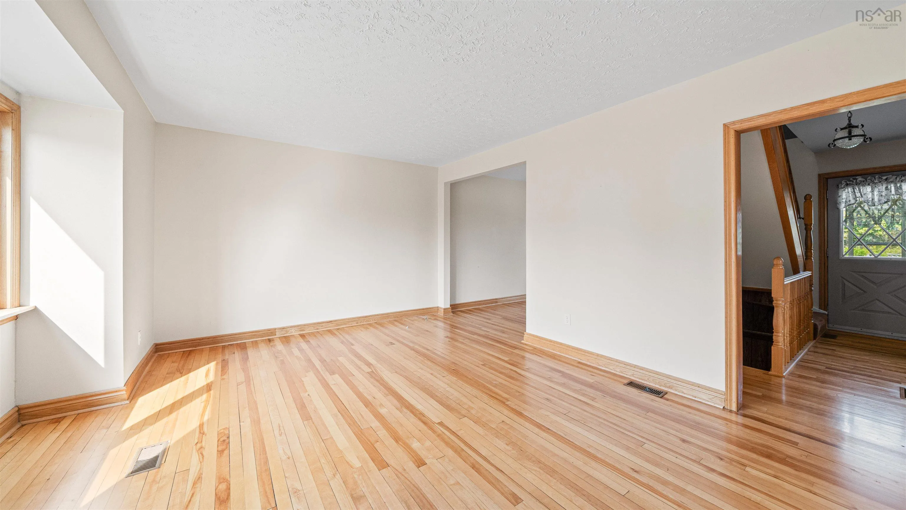 329 Victoria Avenue, New Glasgow, NS B2H 1W6, 2 Bedrooms Bedrooms, ,1 BathroomBathrooms,Residential,For Sale,Victoria,202519952