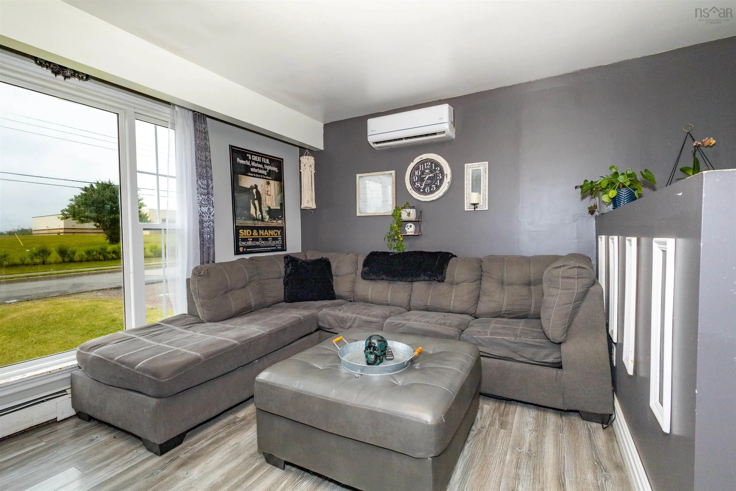 56 Centre Avenue, Donkin, NS B1A 6N3, 5 Bedrooms Bedrooms, ,2 BathroomsBathrooms,Residential,For Sale,Centre,202519369