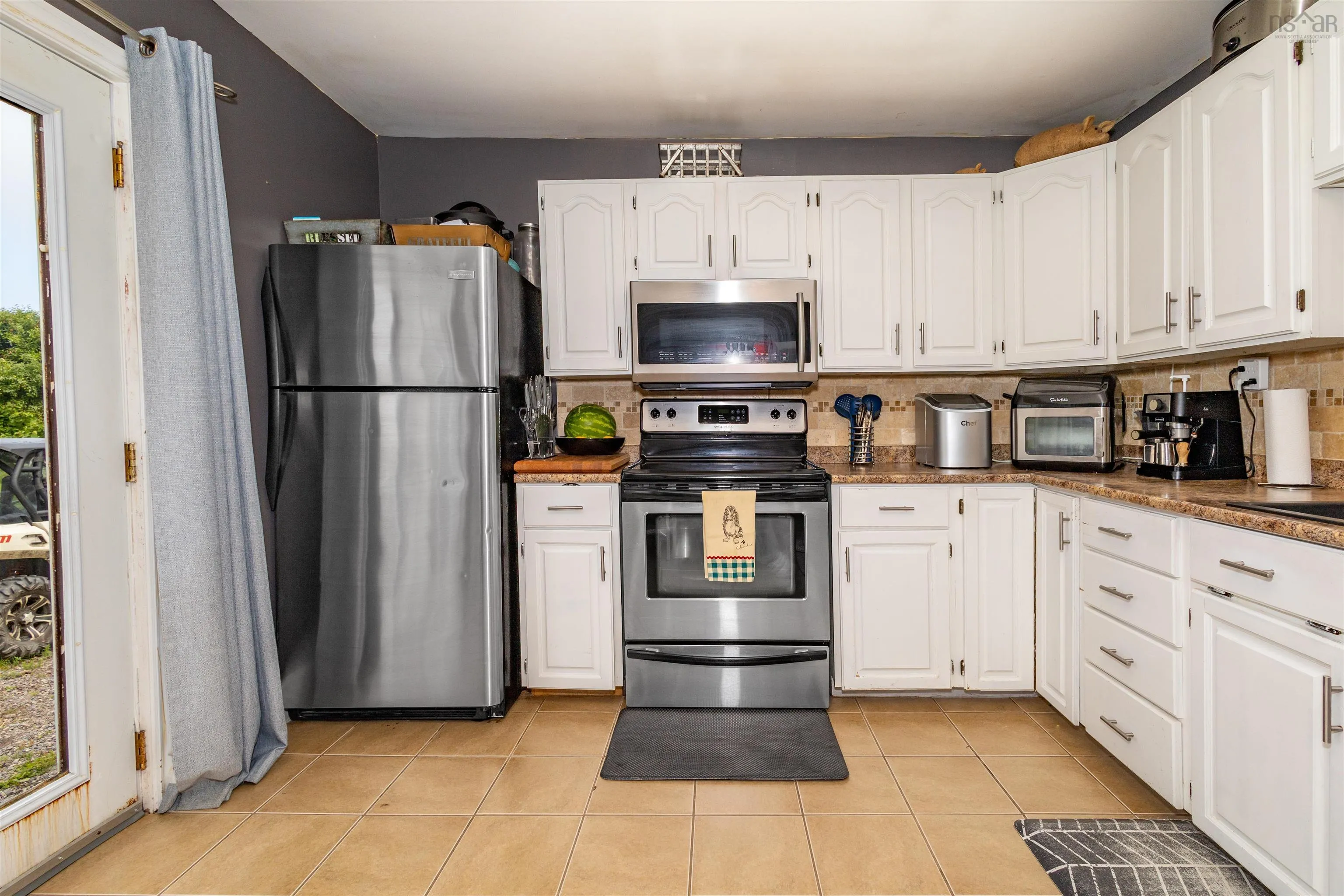56 Centre Avenue, Donkin, NS B1A 6N3, 5 Bedrooms Bedrooms, ,2 BathroomsBathrooms,Residential,For Sale,Centre,202519369