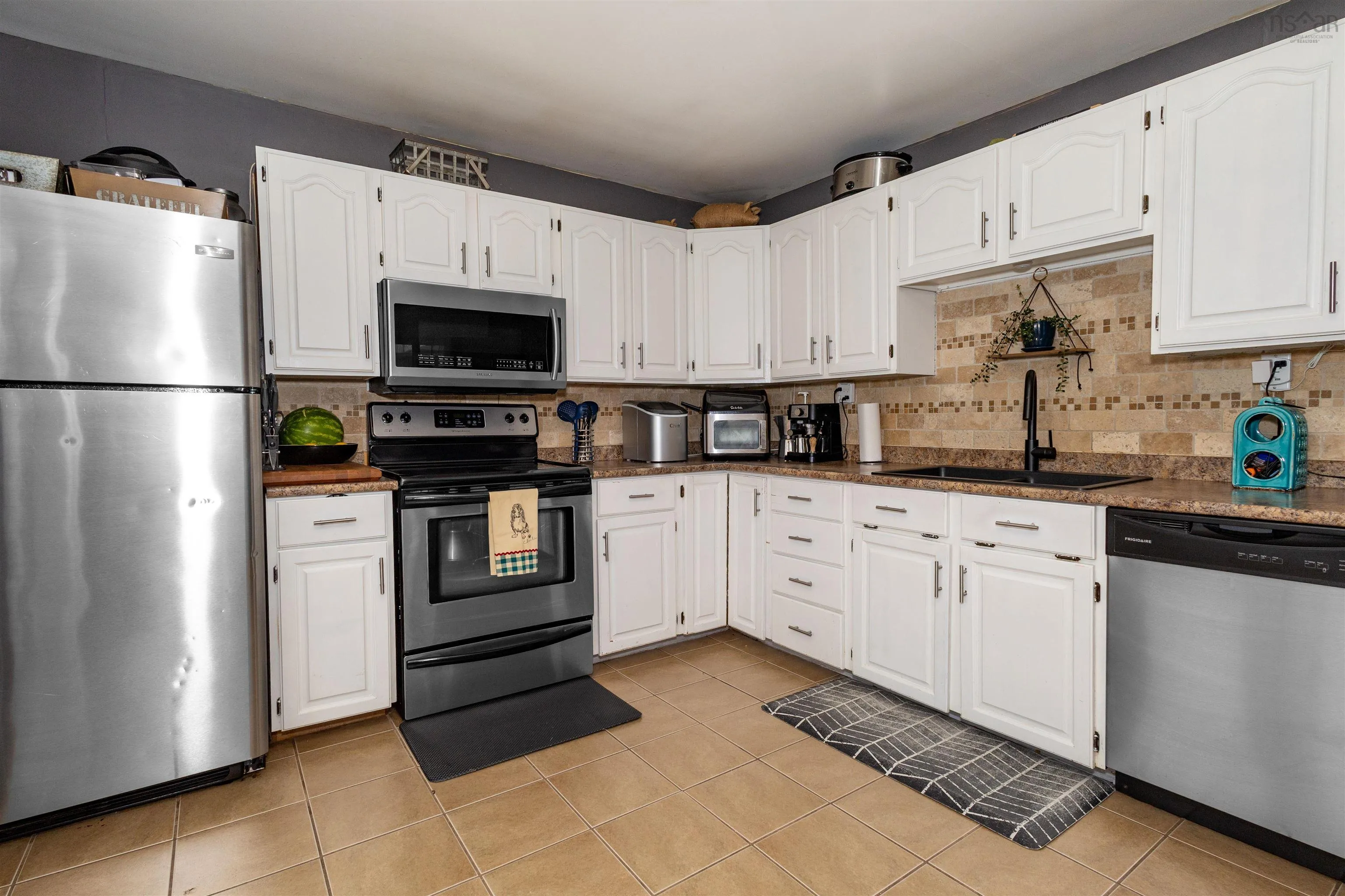 56 Centre Avenue, Donkin, NS B1A 6N3, 5 Bedrooms Bedrooms, ,2 BathroomsBathrooms,Residential,For Sale,Centre,202519369