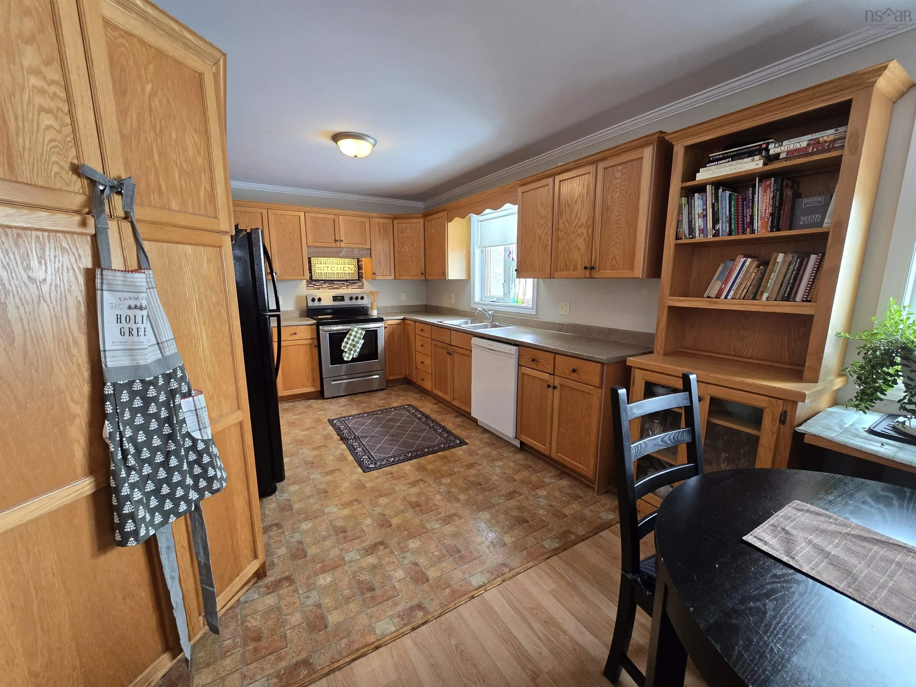 377 Pleasant Street, Yarmouth, NS B5A 4H5, 4 Bedrooms Bedrooms, ,3 BathroomsBathrooms,Residential,For Sale,Pleasant,202521531