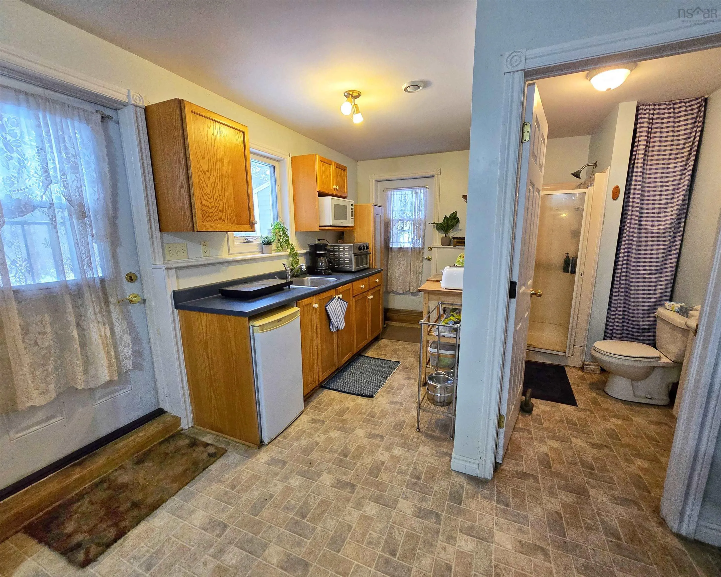377 Pleasant Street, Yarmouth, NS B5A 4H5, 4 Bedrooms Bedrooms, ,3 BathroomsBathrooms,Residential,For Sale,Pleasant,202521531