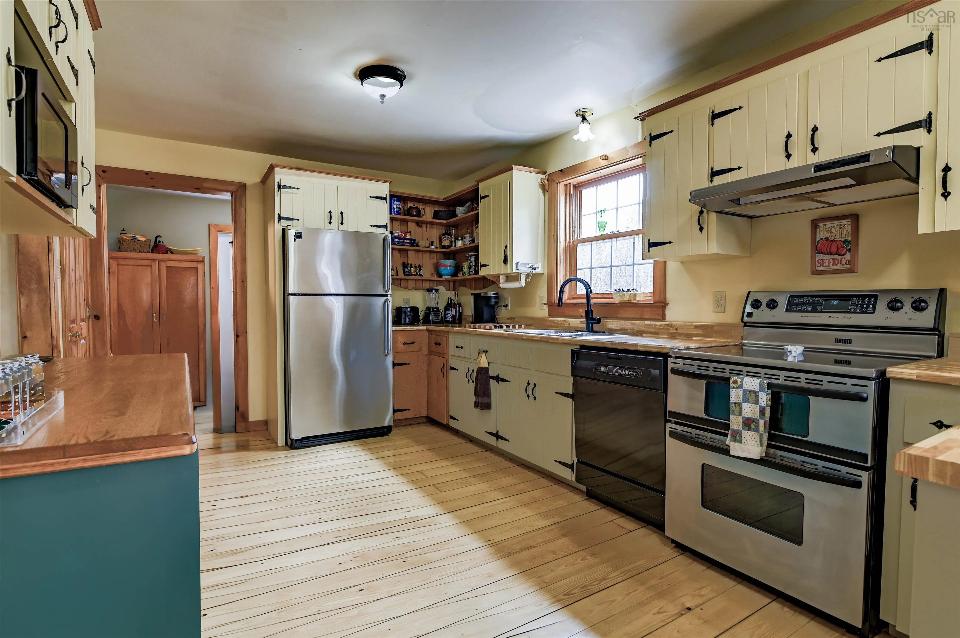 2380 Highway 360, Harbourville Ns B0p 1j0, 3 Bedrooms Bedrooms, ,2 BathroomsBathrooms,Residential,For Sale,Highway 360,202505320
