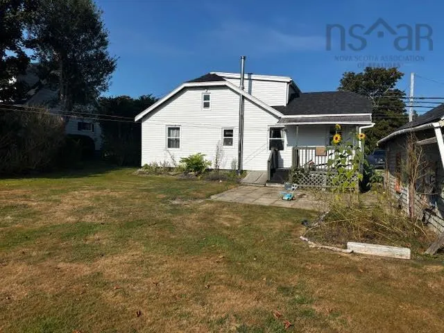 672 Highway 1, Hebron, NS B5A 5A3, 2 Bedrooms Bedrooms, ,1 BathroomBathrooms,Residential,For Sale,Highway 1,202522117