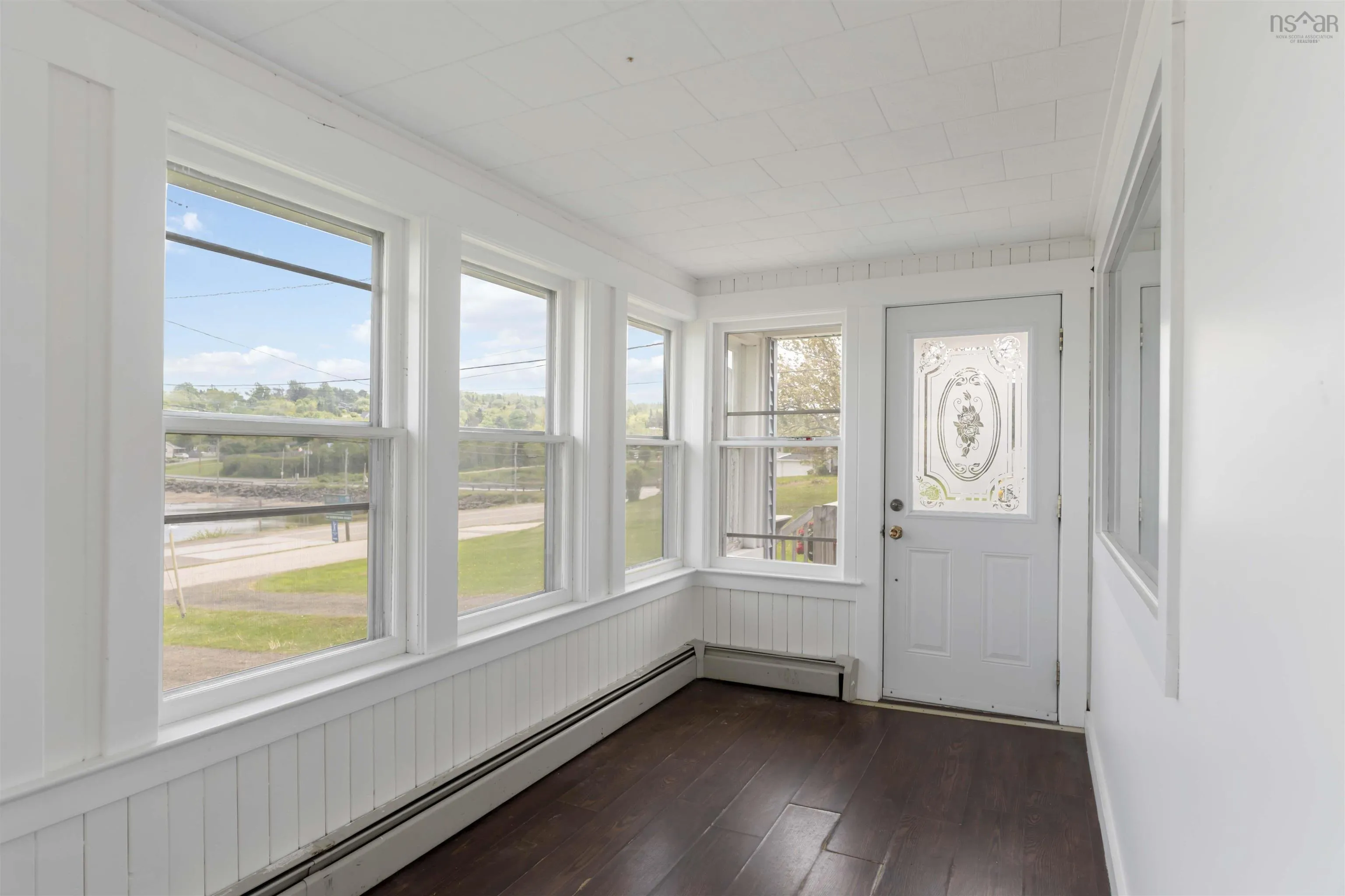 9 Shore Road, Digby, NS B0V 1A0, 3 Bedrooms Bedrooms, ,2 BathroomsBathrooms,Residential,For Sale,Shore,202513351