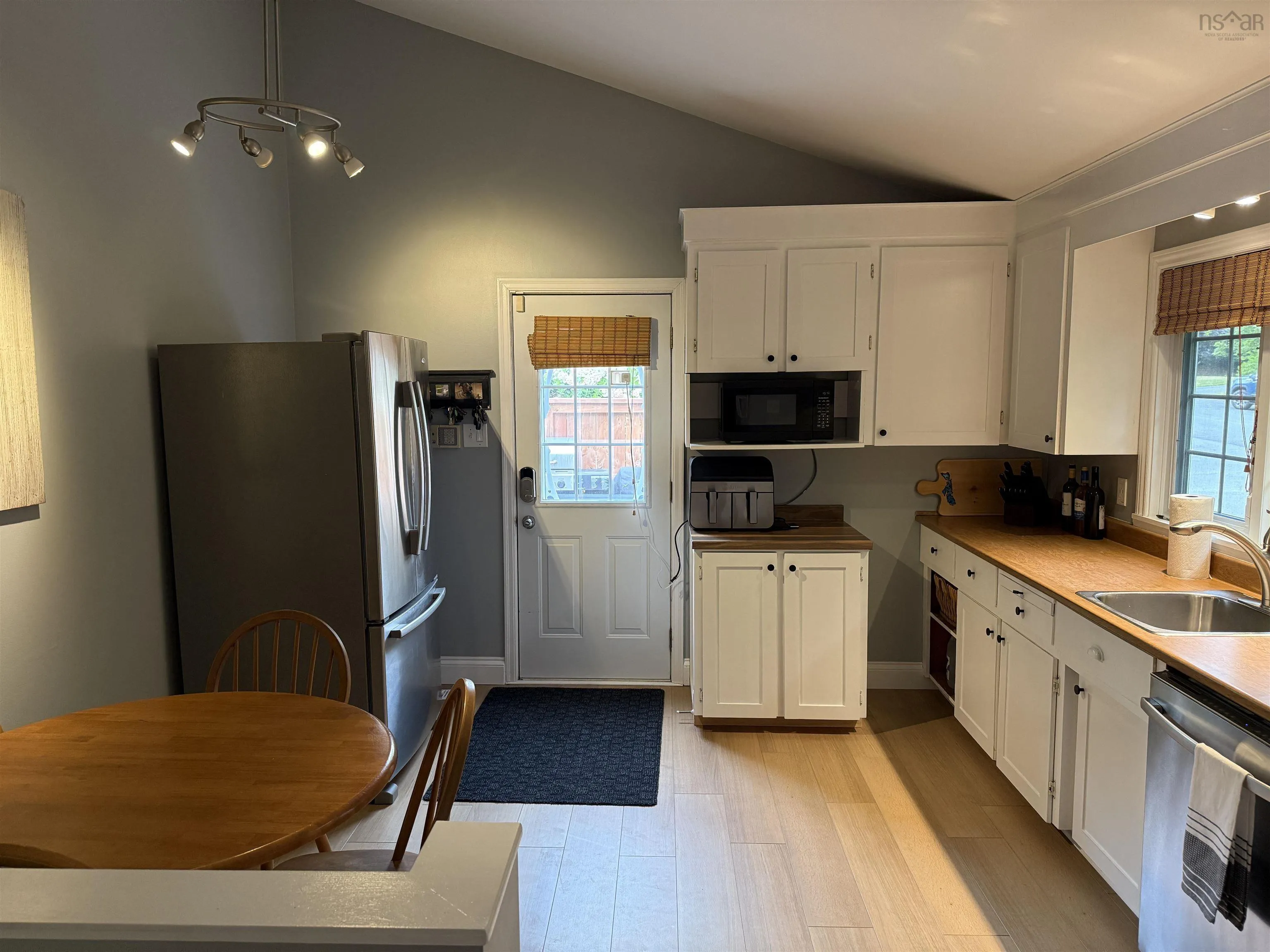 20 Gourok Avenue, Dartmouth, NS B2X 2B3, 3 Bedrooms Bedrooms, ,2 BathroomsBathrooms,Residential,For Sale,Gourok,202521657