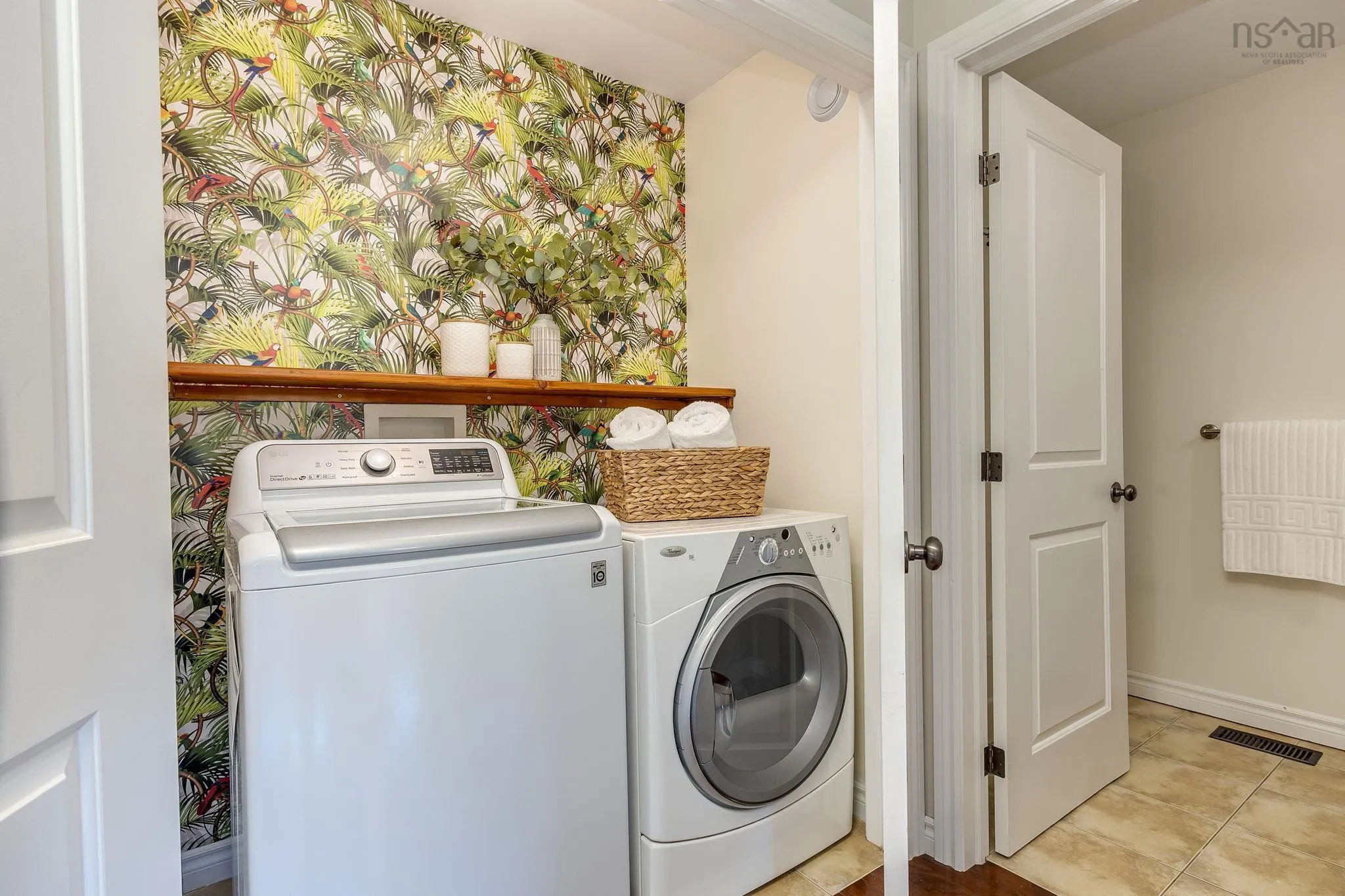 30 Collingwood Court, Dartmouth, NS B2W 0G4, 4 Bedrooms Bedrooms, ,4 BathroomsBathrooms,Residential,For Sale,Collingwood,202525432
