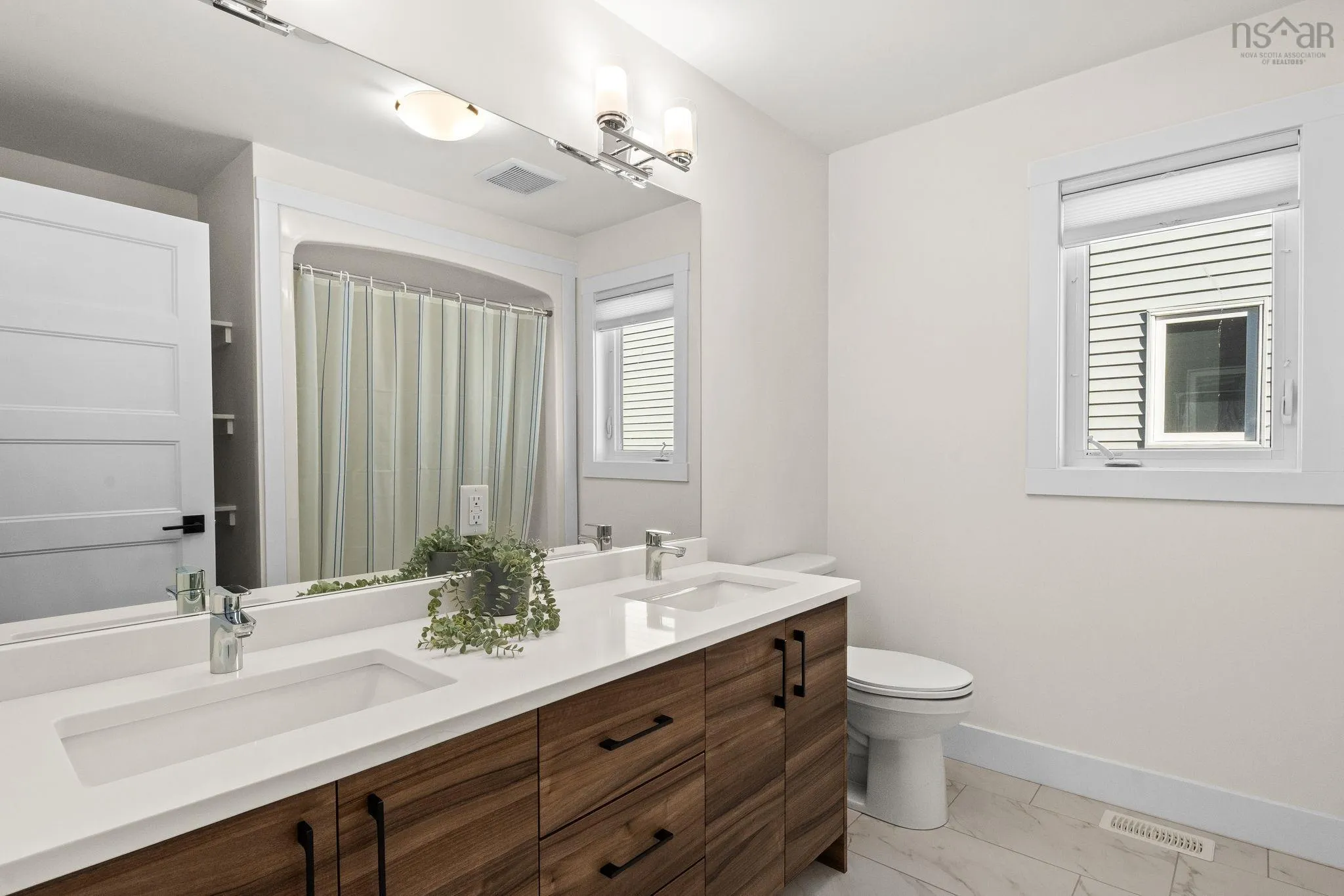 52 Innsbrook Way, Bedford, NS B4B 0X6, 4 Bedrooms Bedrooms, ,4 BathroomsBathrooms,Residential,For Sale,Innsbrook,202524658