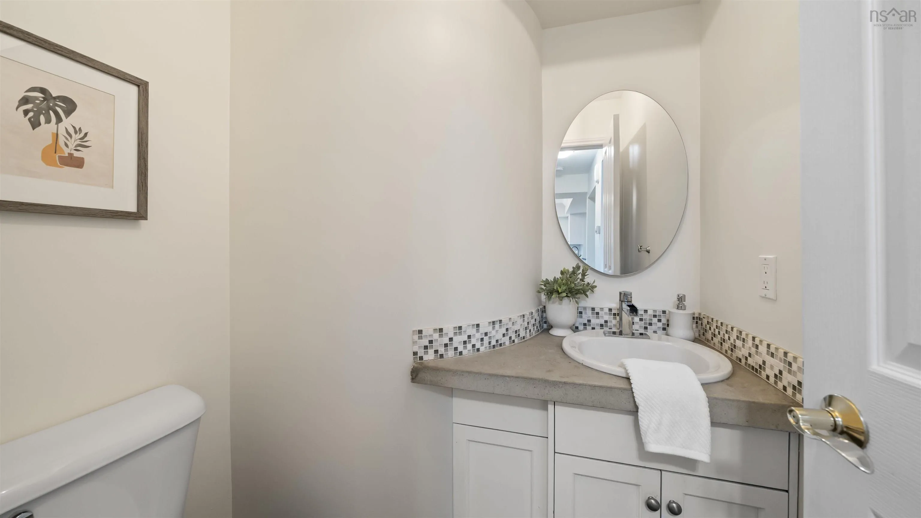 14 Moirs Mill Road, Bedford, NS B4A 3Y6, 3 Bedrooms Bedrooms, ,3 BathroomsBathrooms,Residential,For Sale,Moirs Mill,202518972