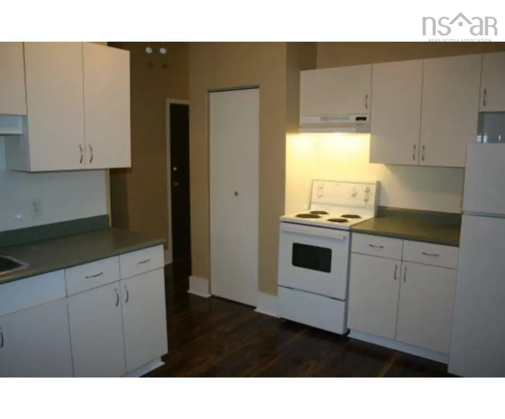 27 Prince Albert Road, Dartmouth Ns B2y 1l8, 6 Bedrooms Bedrooms, ,Residential Income,For Sale,Prince Albert,202504628
