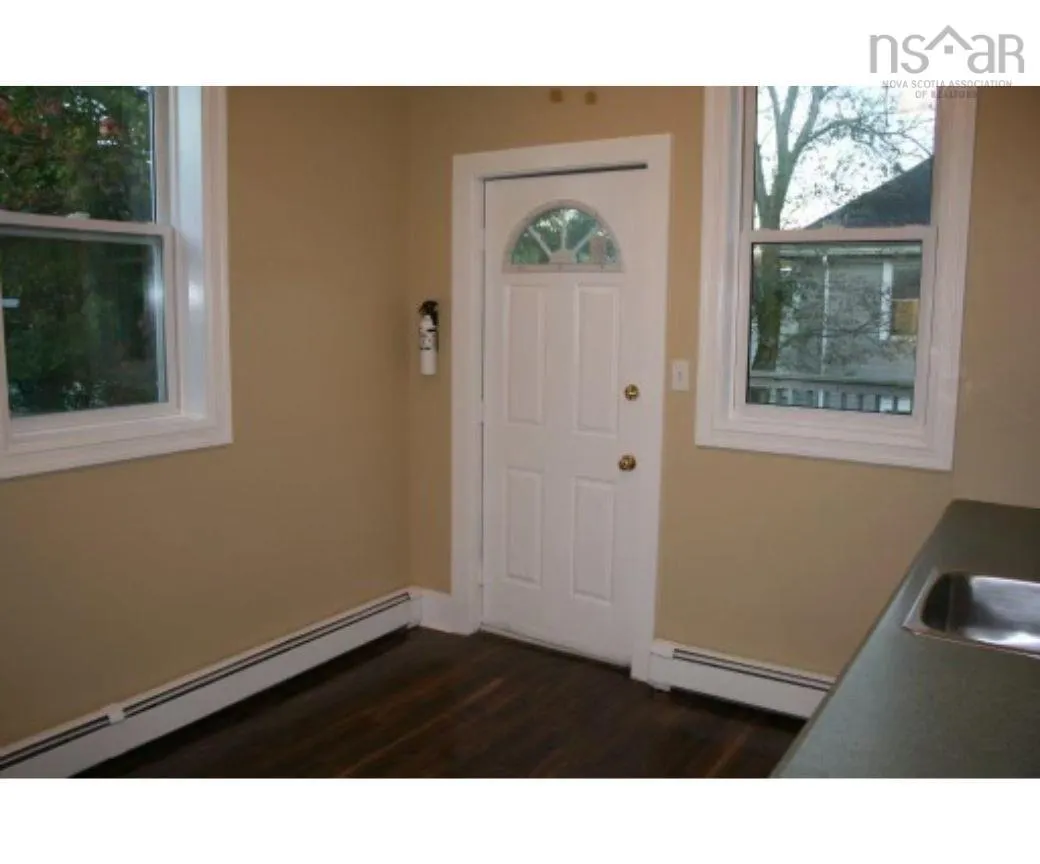 27 Prince Albert Road, Dartmouth Ns B2y 1l8, 6 Bedrooms Bedrooms, ,Residential Income,For Sale,Prince Albert,202504628