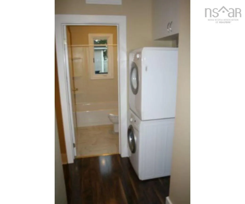 27 Prince Albert Road, Dartmouth Ns B2y 1l8, 6 Bedrooms Bedrooms, ,Residential Income,For Sale,Prince Albert,202504628