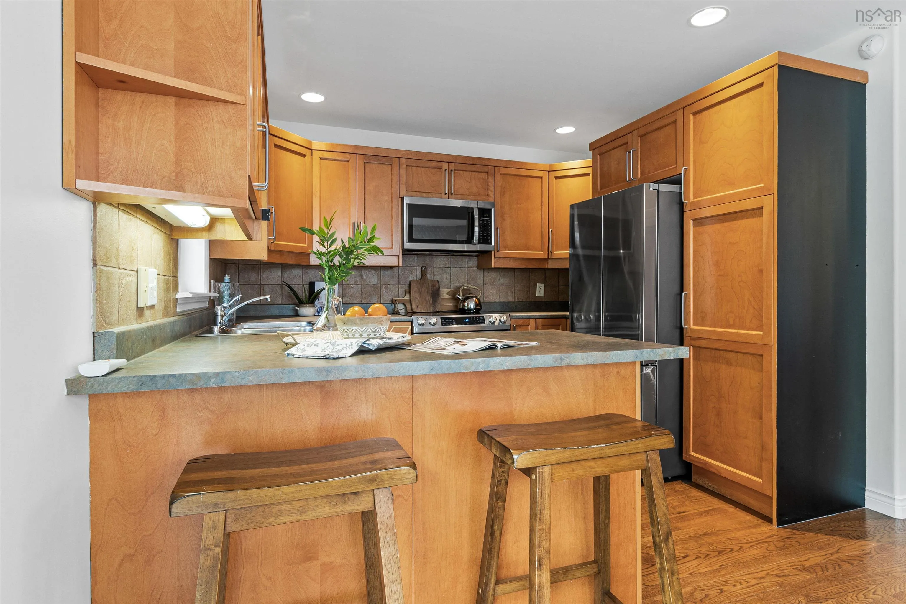 332 Oceanview Drive, Bedford, NS B4A 4H5, 3 Bedrooms Bedrooms, ,3 BathroomsBathrooms,Residential,For Sale,Oceanview,202520009