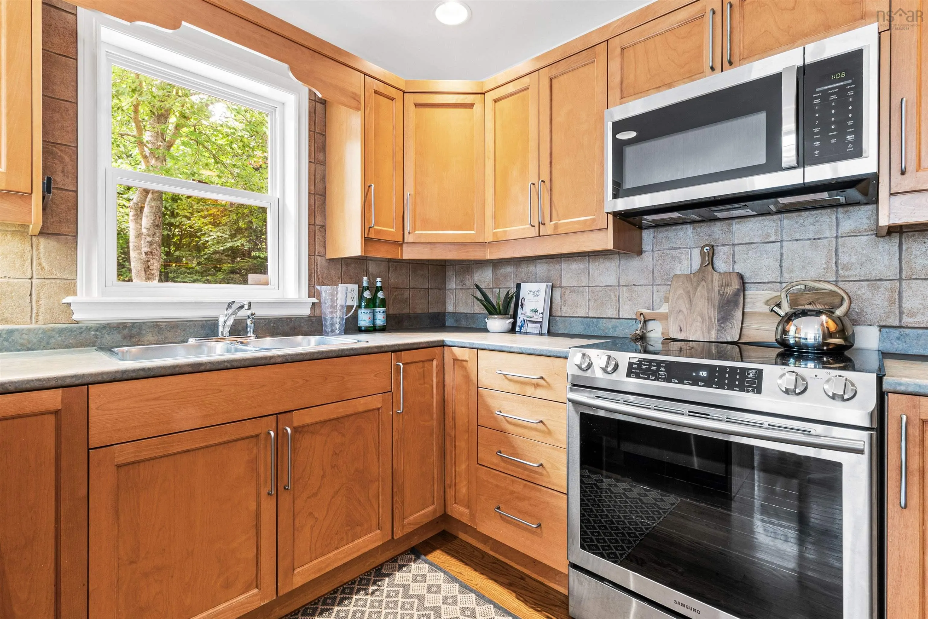 332 Oceanview Drive, Bedford, NS B4A 4H5, 3 Bedrooms Bedrooms, ,3 BathroomsBathrooms,Residential,For Sale,Oceanview,202520009