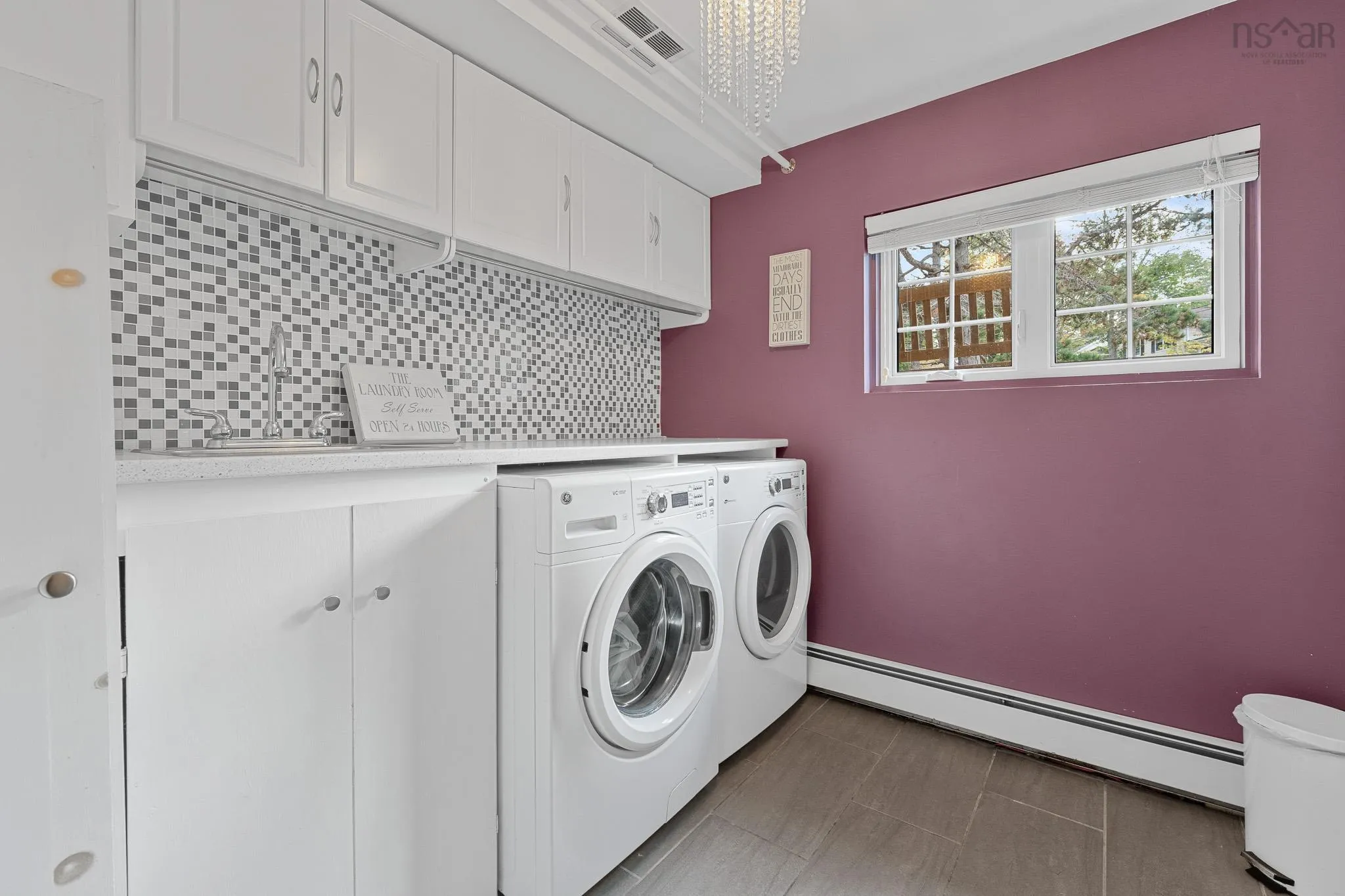 11 Killarney Drive, Bedford, NS B4B 1B7, 6 Bedrooms Bedrooms, ,4 BathroomsBathrooms,Residential,For Sale,Killarney,202525045