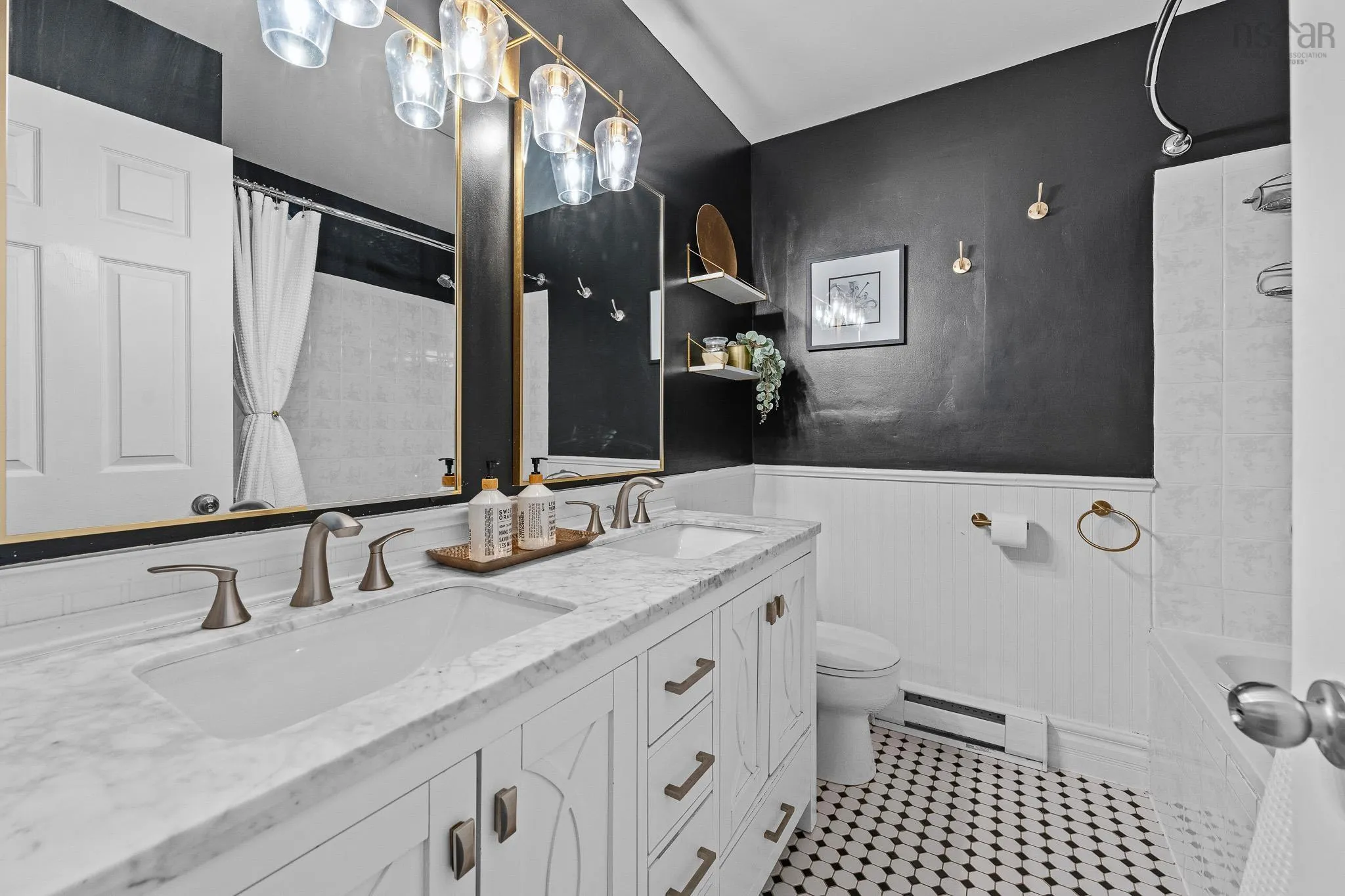 11 Killarney Drive, Bedford, NS B4B 1B7, 6 Bedrooms Bedrooms, ,4 BathroomsBathrooms,Residential,For Sale,Killarney,202525045