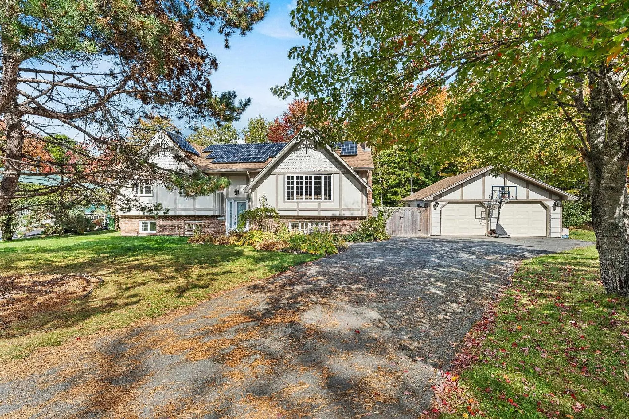 11 Killarney Drive, Bedford, NS B4B 1B7, 6 Bedrooms Bedrooms, ,4 BathroomsBathrooms,Residential,For Sale,Killarney,202525045