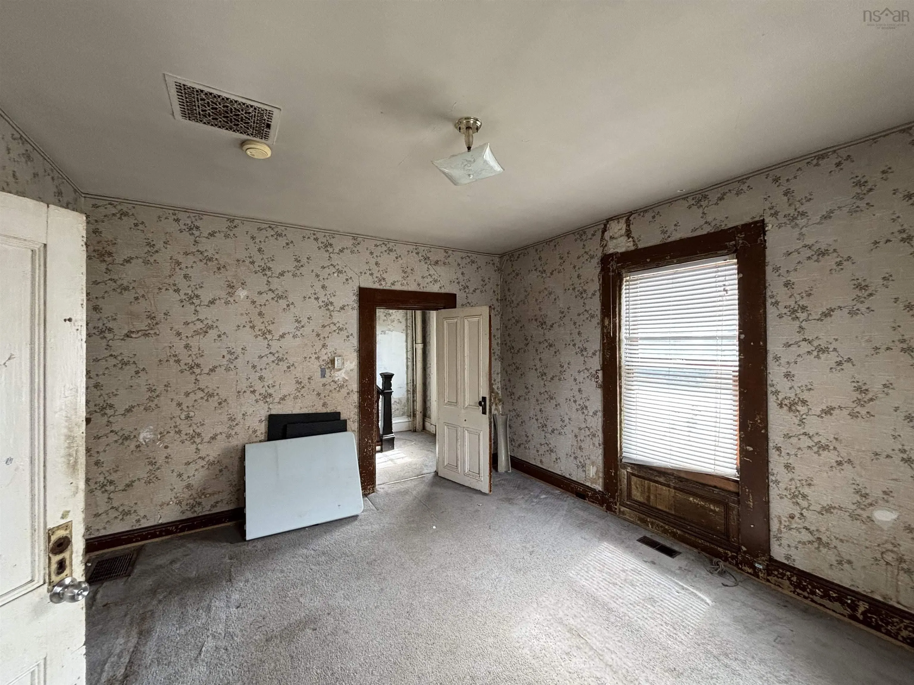 195 Lawrence Street, Lunenburg Ns B0j 2c0, 3 Bedrooms Bedrooms, ,1 BathroomBathrooms,Residential,For Sale,Lawrence,202505855