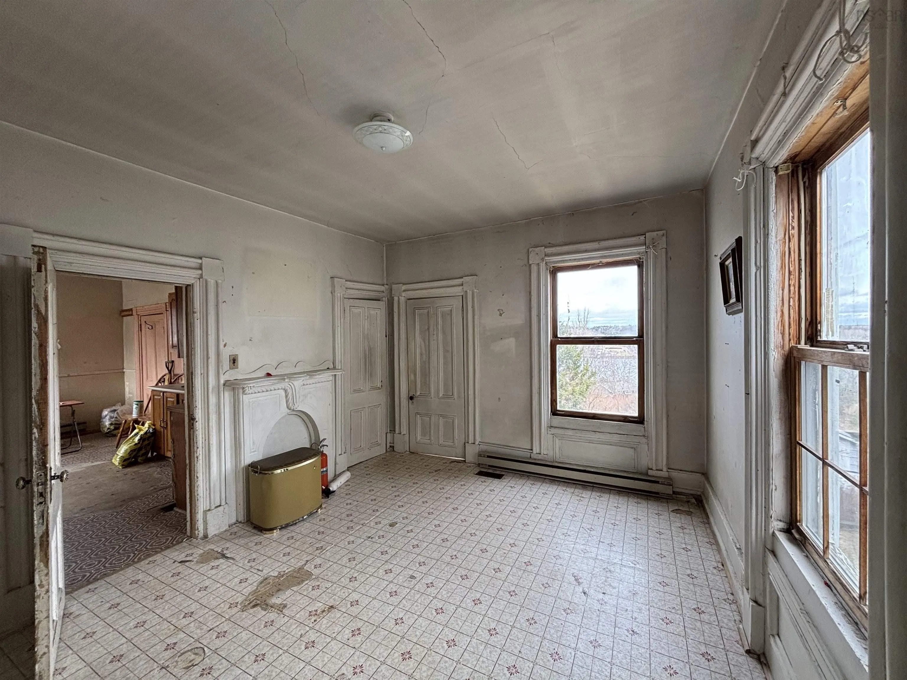 195 Lawrence Street, Lunenburg Ns B0j 2c0, 3 Bedrooms Bedrooms, ,1 BathroomBathrooms,Residential,For Sale,Lawrence,202505855