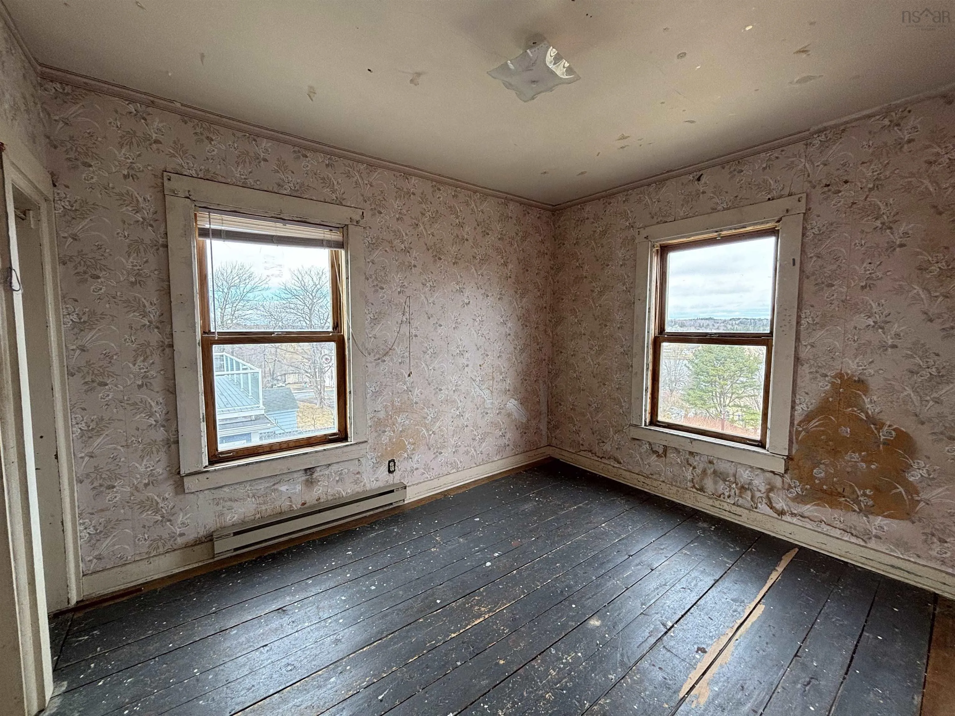 195 Lawrence Street, Lunenburg Ns B0j 2c0, 3 Bedrooms Bedrooms, ,1 BathroomBathrooms,Residential,For Sale,Lawrence,202505855