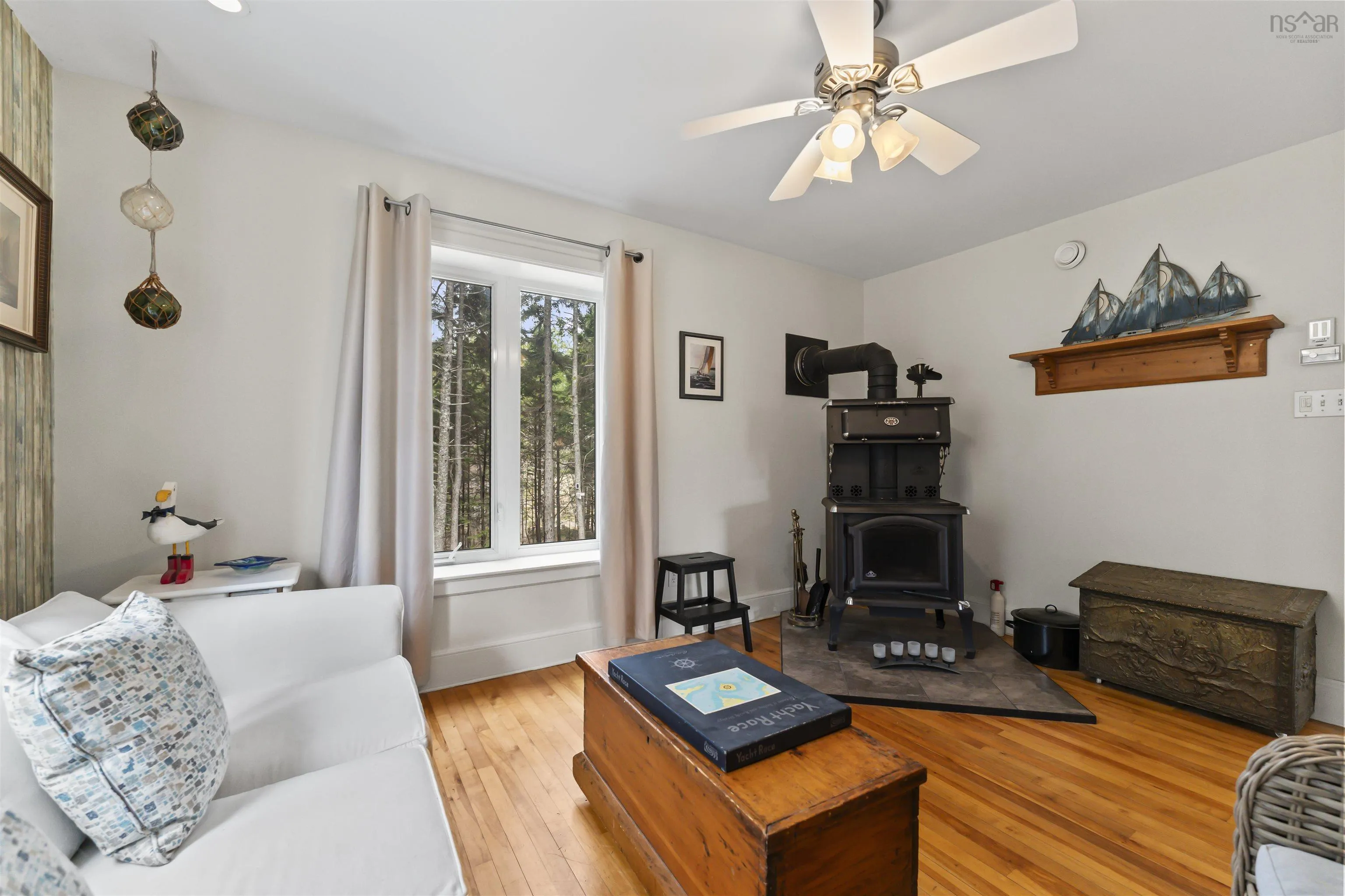 243 Queen St, Chester Ns B0j 1j0, 4 Bedrooms Bedrooms, ,3 BathroomsBathrooms,Residential,For Sale,Queen St,202510740