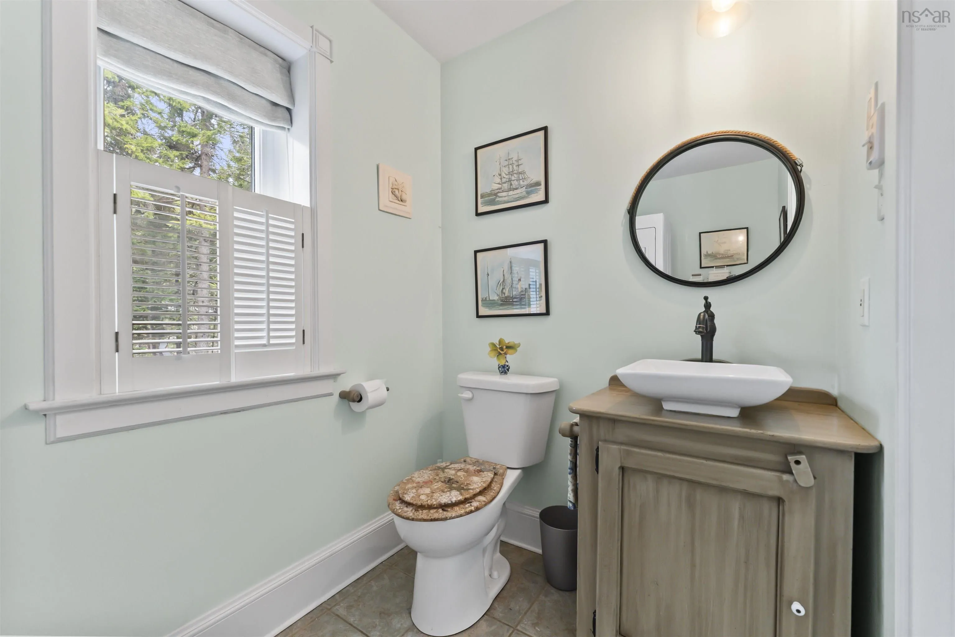 243 Queen St, Chester Ns B0j 1j0, 4 Bedrooms Bedrooms, ,3 BathroomsBathrooms,Residential,For Sale,Queen St,202510740