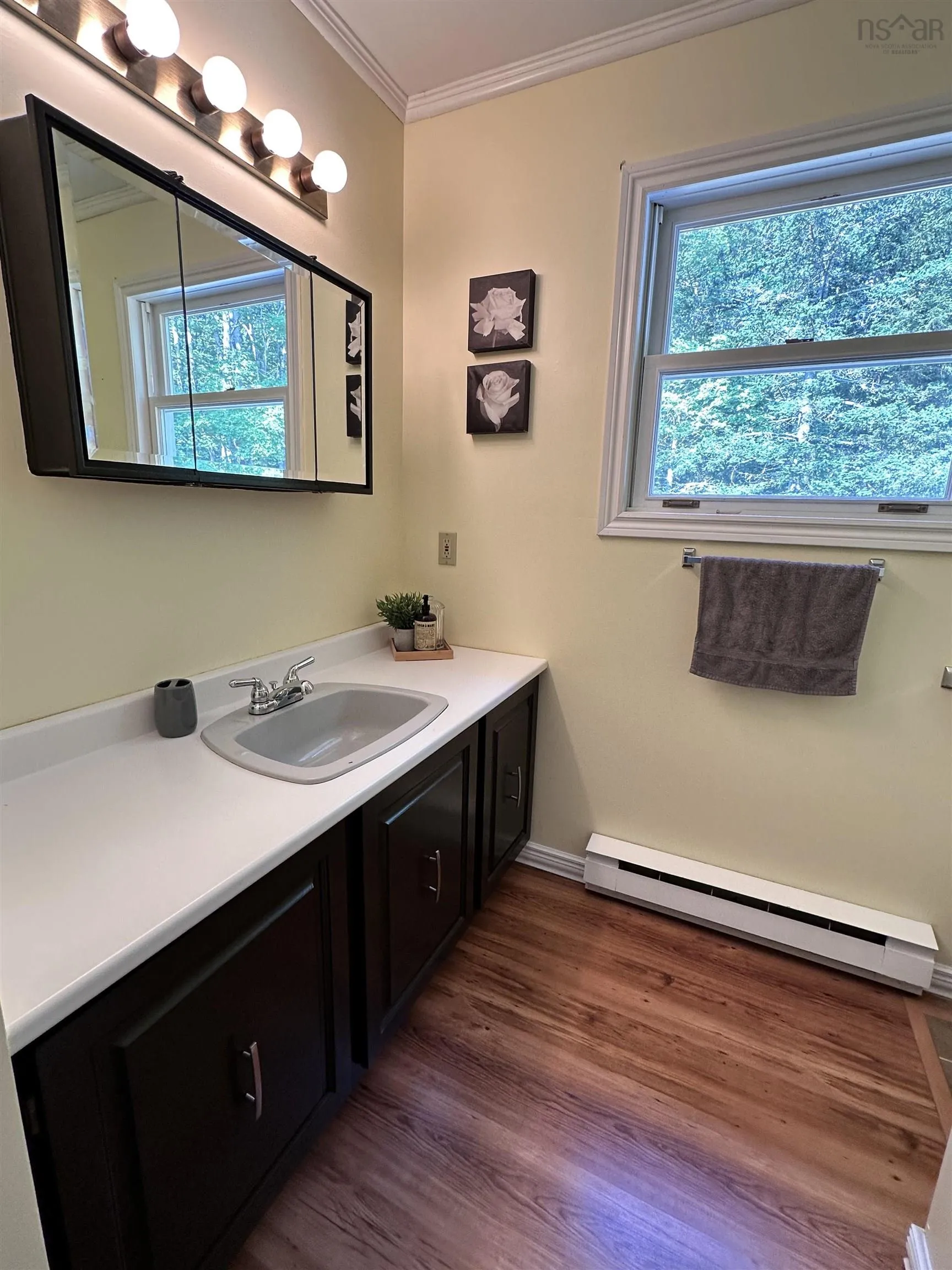 41 James Street, Brooklyn, NS B0J 1H0, 3 Bedrooms Bedrooms, ,1 BathroomBathrooms,Residential,For Sale,James,202519247