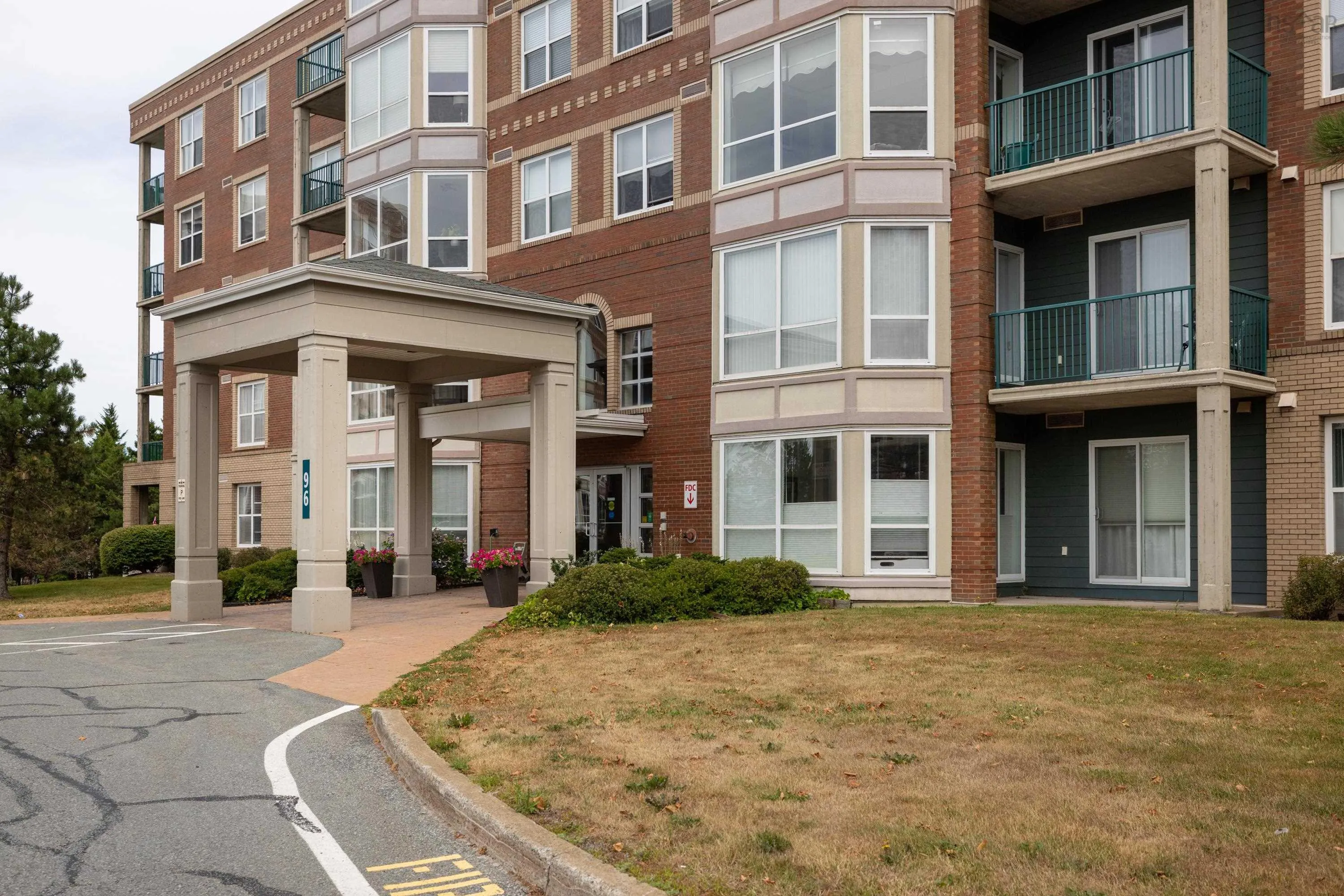 405-96 Regency Park Drive, Halifax, NS B3S 1S5, 2 Bedrooms Bedrooms, ,2 BathroomsBathrooms,Residential,For Sale,Regency Park Drive,202521583