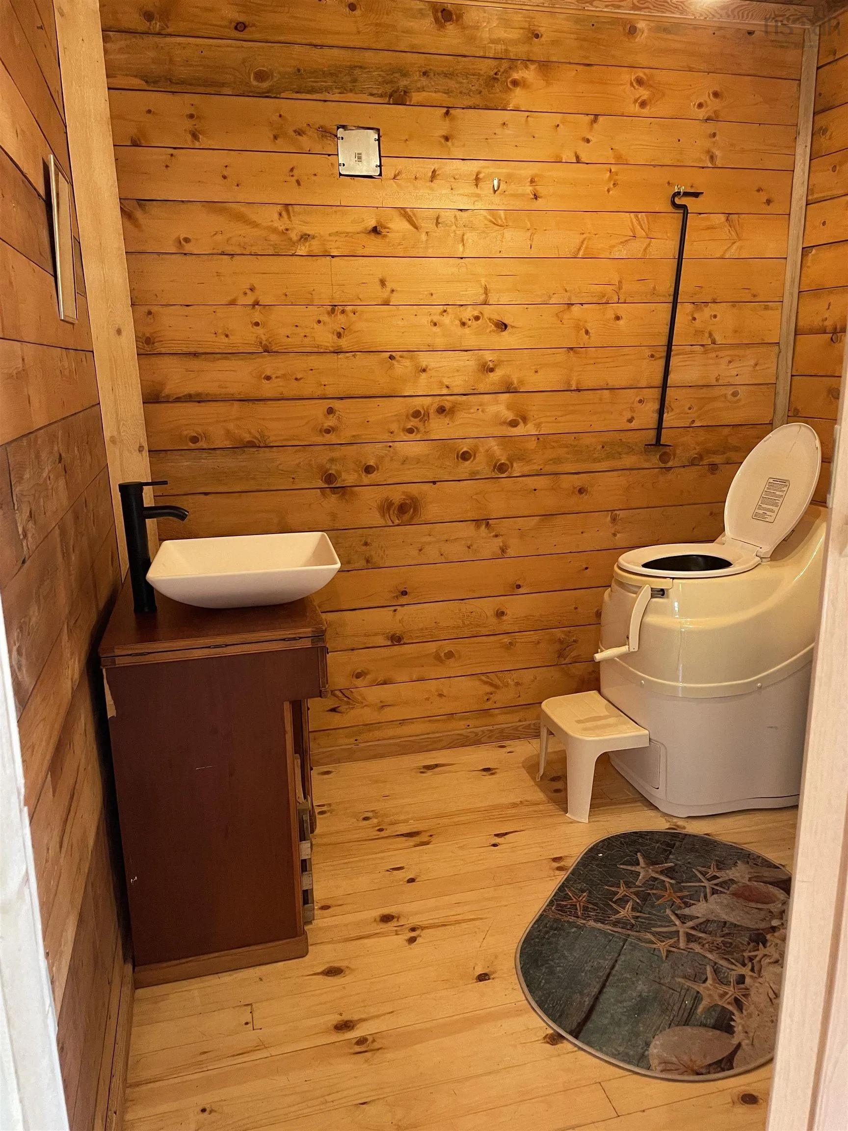 25 Ton Timber Hills Road, Moser River Ns B0j 2r0, 1 Bedroom Bedrooms, ,1 BathroomBathrooms,Residential,For Sale,Ton Timber Hills,202506454
