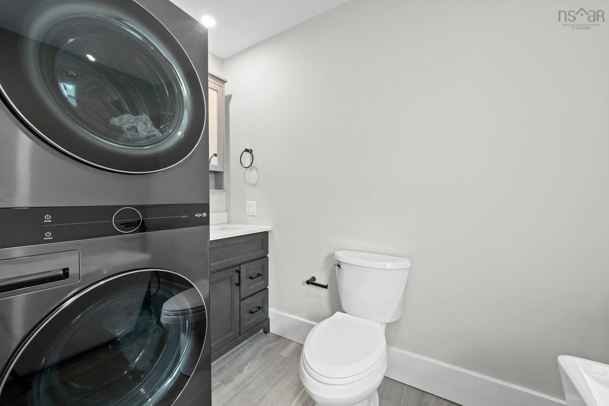 689 King Street, Windsor, NS B0N 2T0, ,Residential Income,For Sale,King Street,202518885
