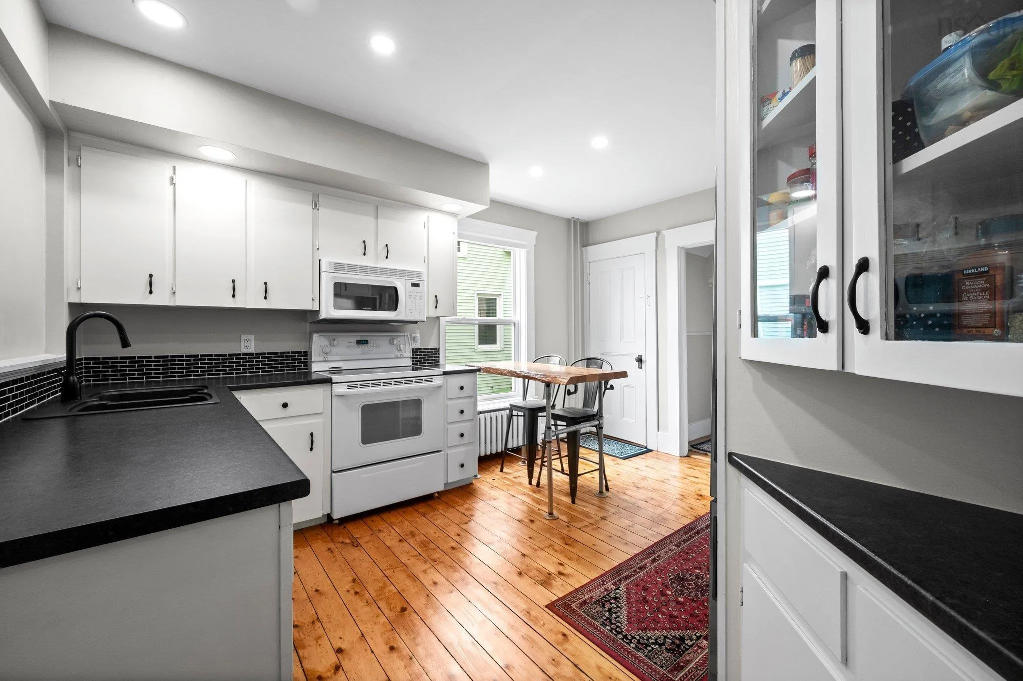 689 King Street, Windsor, NS B0N 2T0, ,Residential Income,For Sale,King Street,202518885