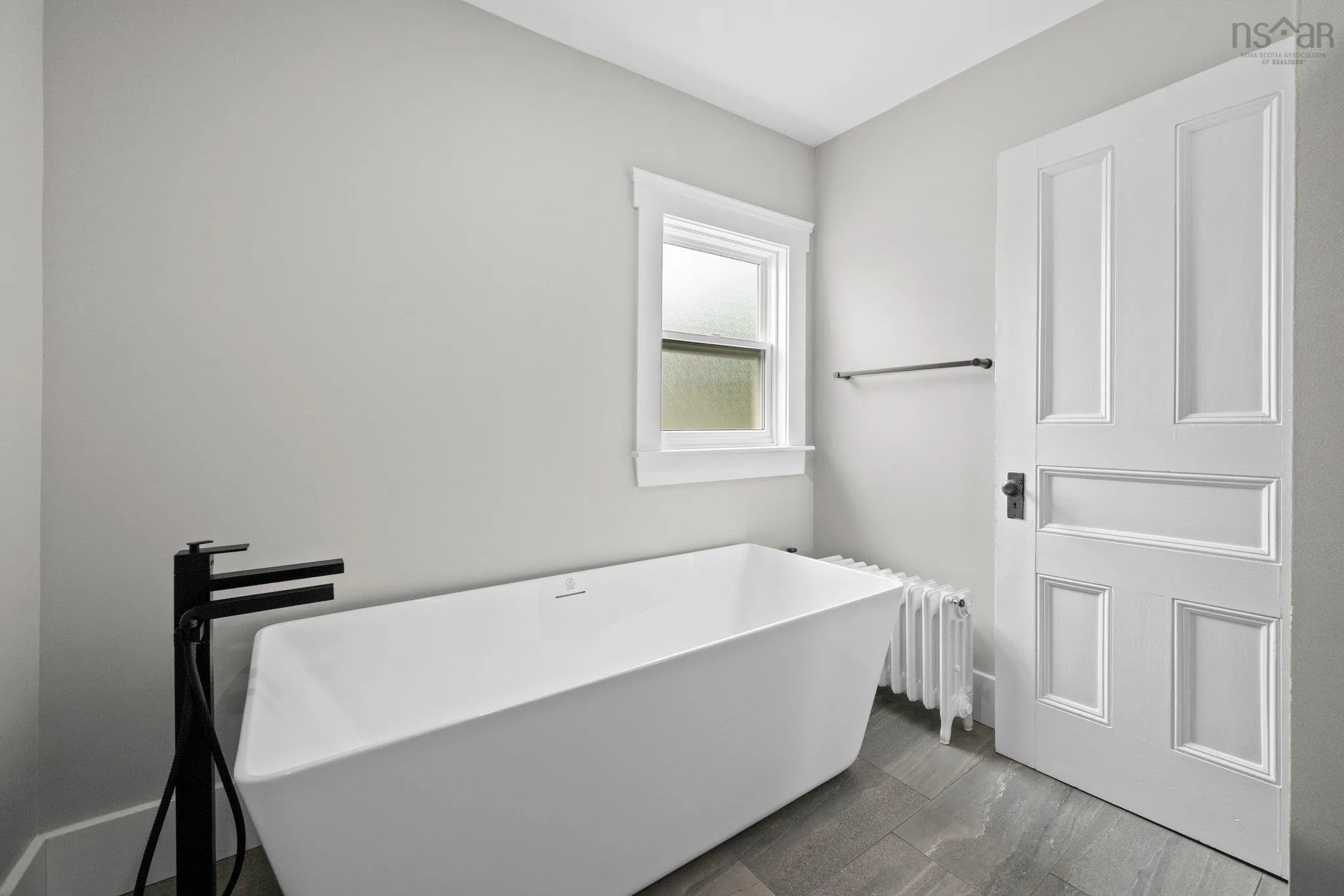 689 King Street, Windsor, NS B0N 2T0, ,Residential Income,For Sale,King Street,202518885