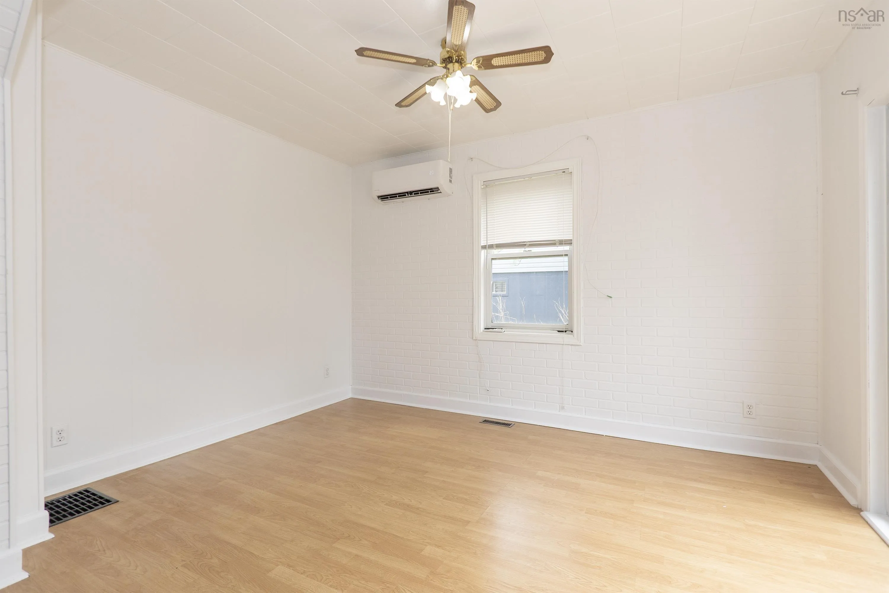 21 Mechanic Street, Springhill, NS B0M 1X0, 3 Bedrooms Bedrooms, ,2 BathroomsBathrooms,Residential,For Sale,Mechanic,202523358