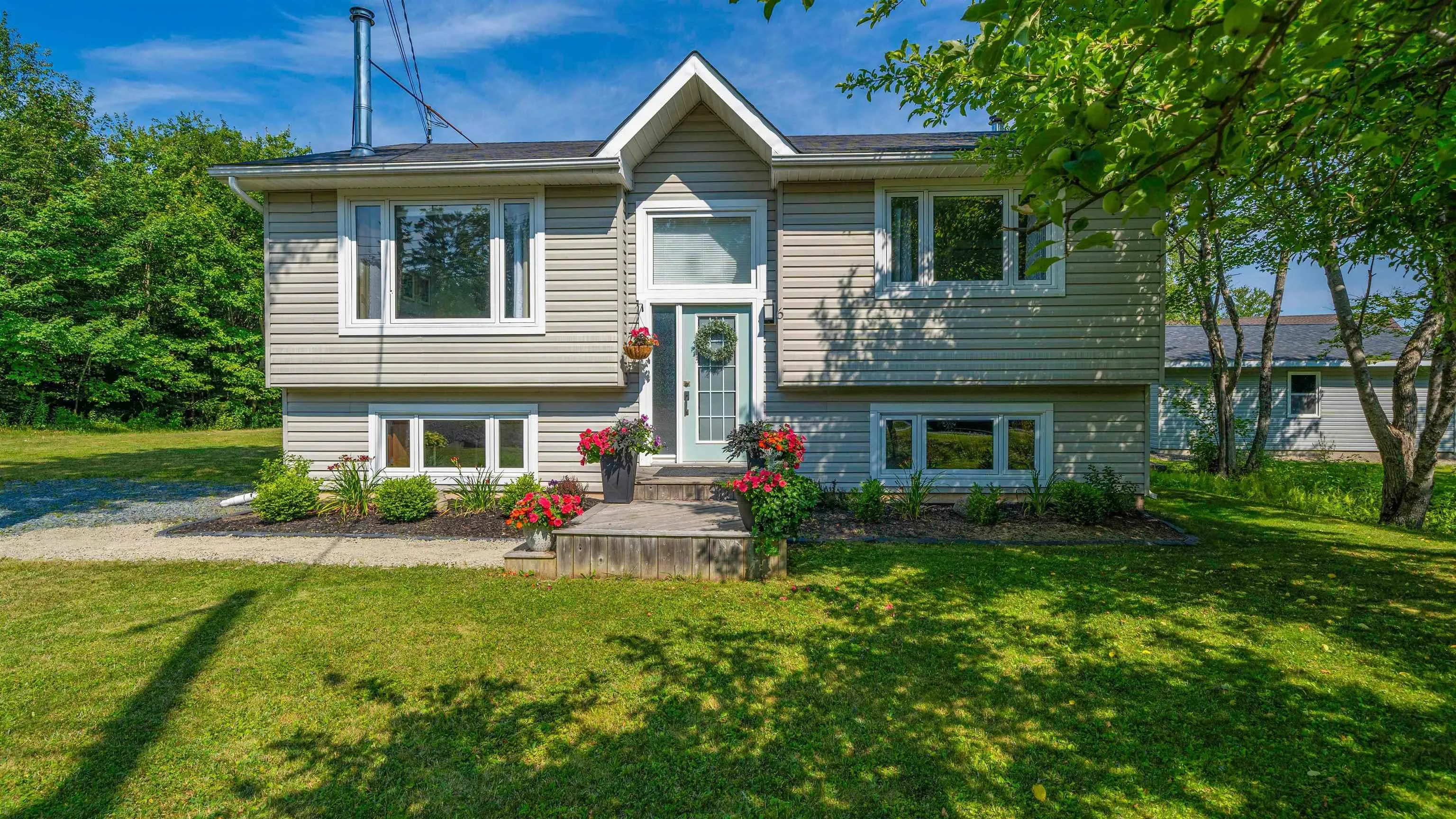 6 Norman Boulevard, Hammonds Plains, NS B4B 1N5, 4 Bedrooms Bedrooms, ,2 BathroomsBathrooms,Residential,For Sale,Norman,202519156