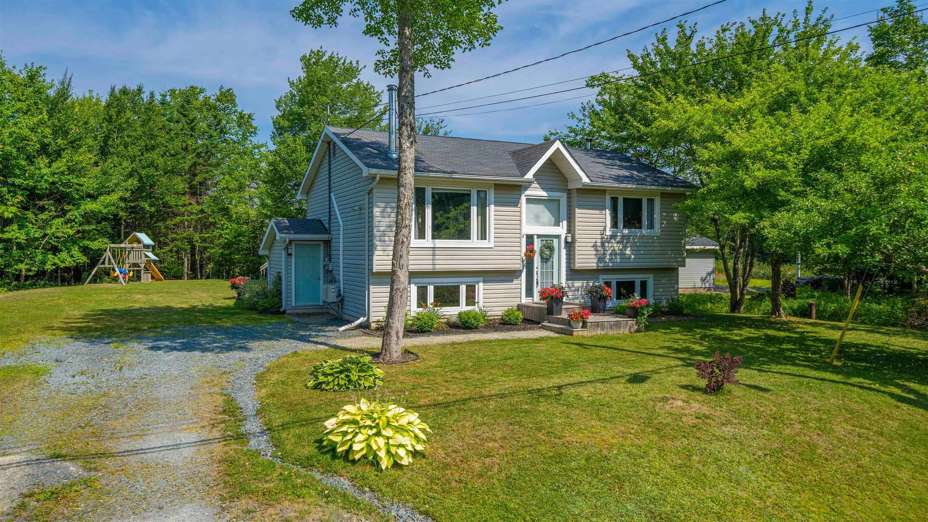 6 Norman Boulevard, Hammonds Plains, NS B4B 1N5, 4 Bedrooms Bedrooms, ,2 BathroomsBathrooms,Residential,For Sale,Norman,202519156