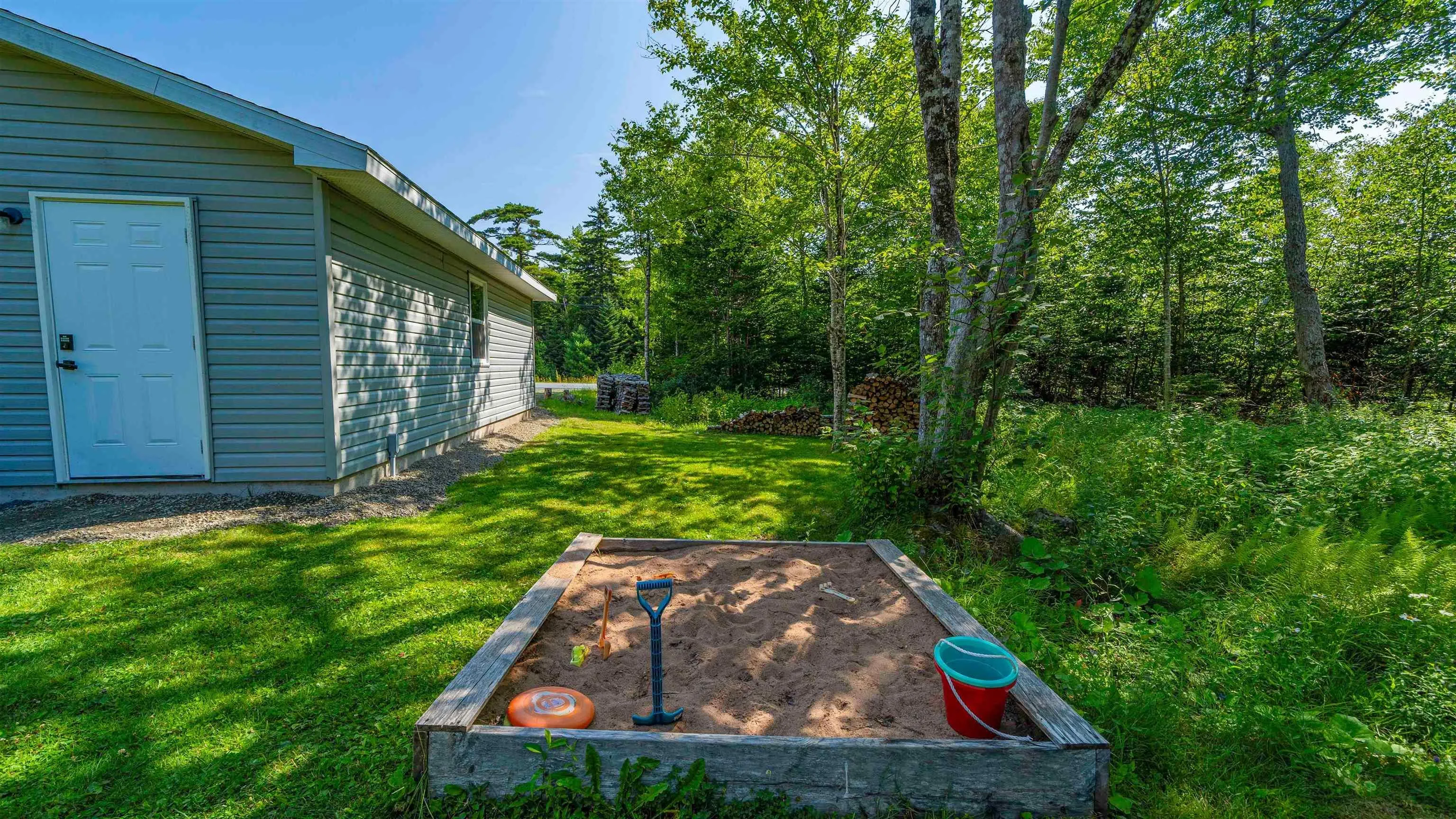 6 Norman Boulevard, Hammonds Plains, NS B4B 1N5, 4 Bedrooms Bedrooms, ,2 BathroomsBathrooms,Residential,For Sale,Norman,202519156