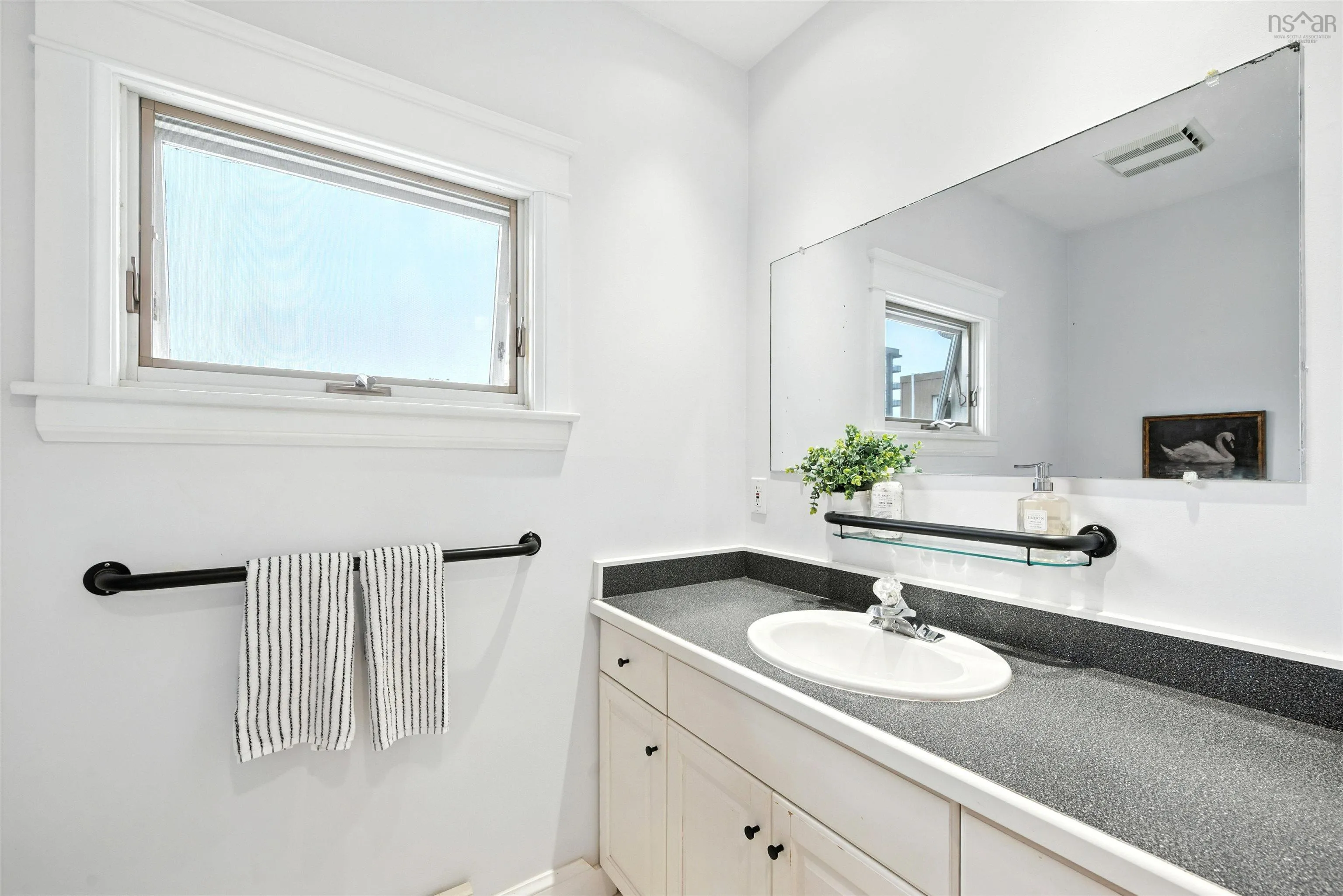 6268 Yale Street, Halifax, NS B3L 1E1, 2 Bedrooms Bedrooms, ,2 BathroomsBathrooms,Residential,For Sale,Yale,202522855