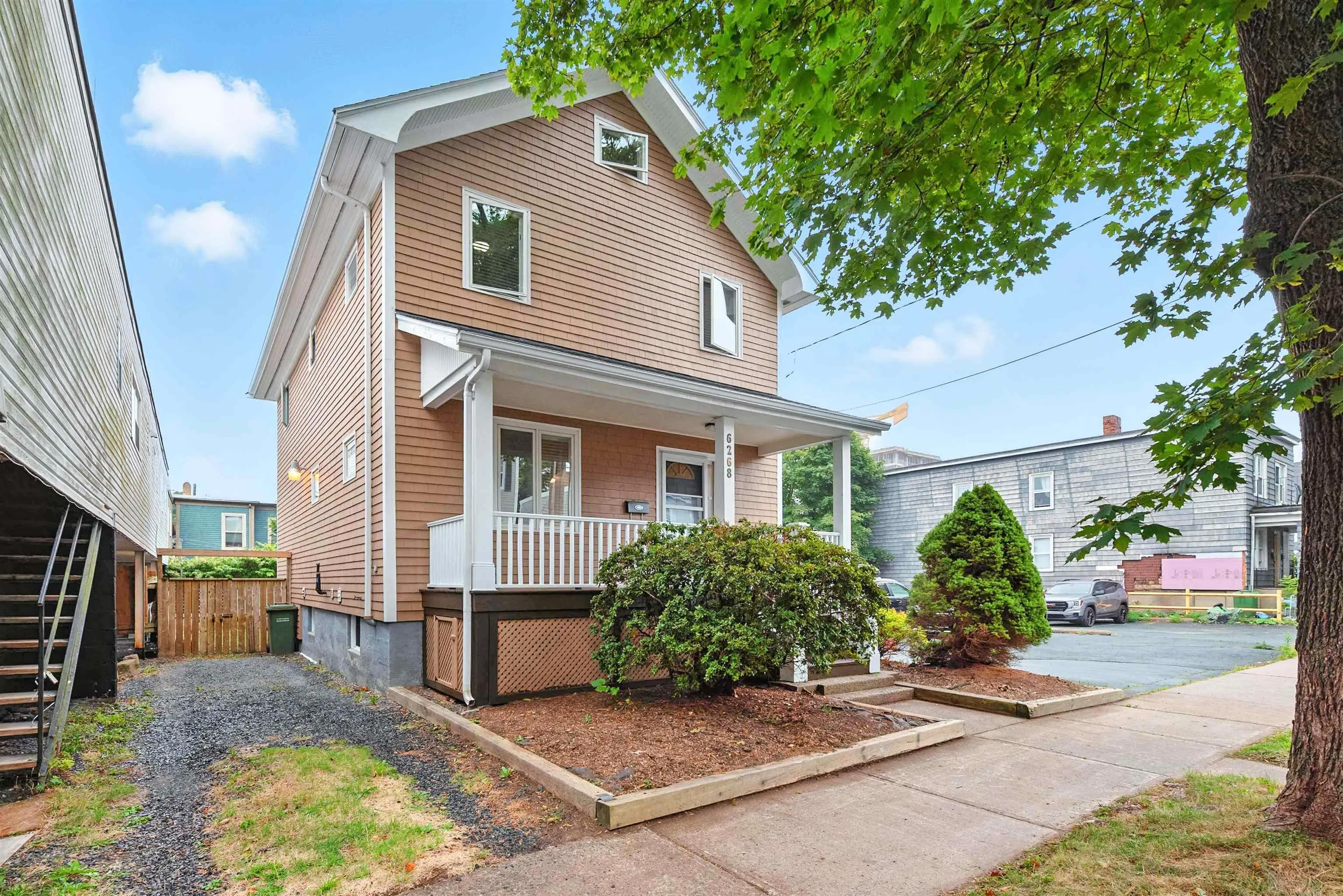 6268 Yale Street, Halifax, NS B3L 1E1, 2 Bedrooms Bedrooms, ,2 BathroomsBathrooms,Residential,For Sale,Yale,202522855
