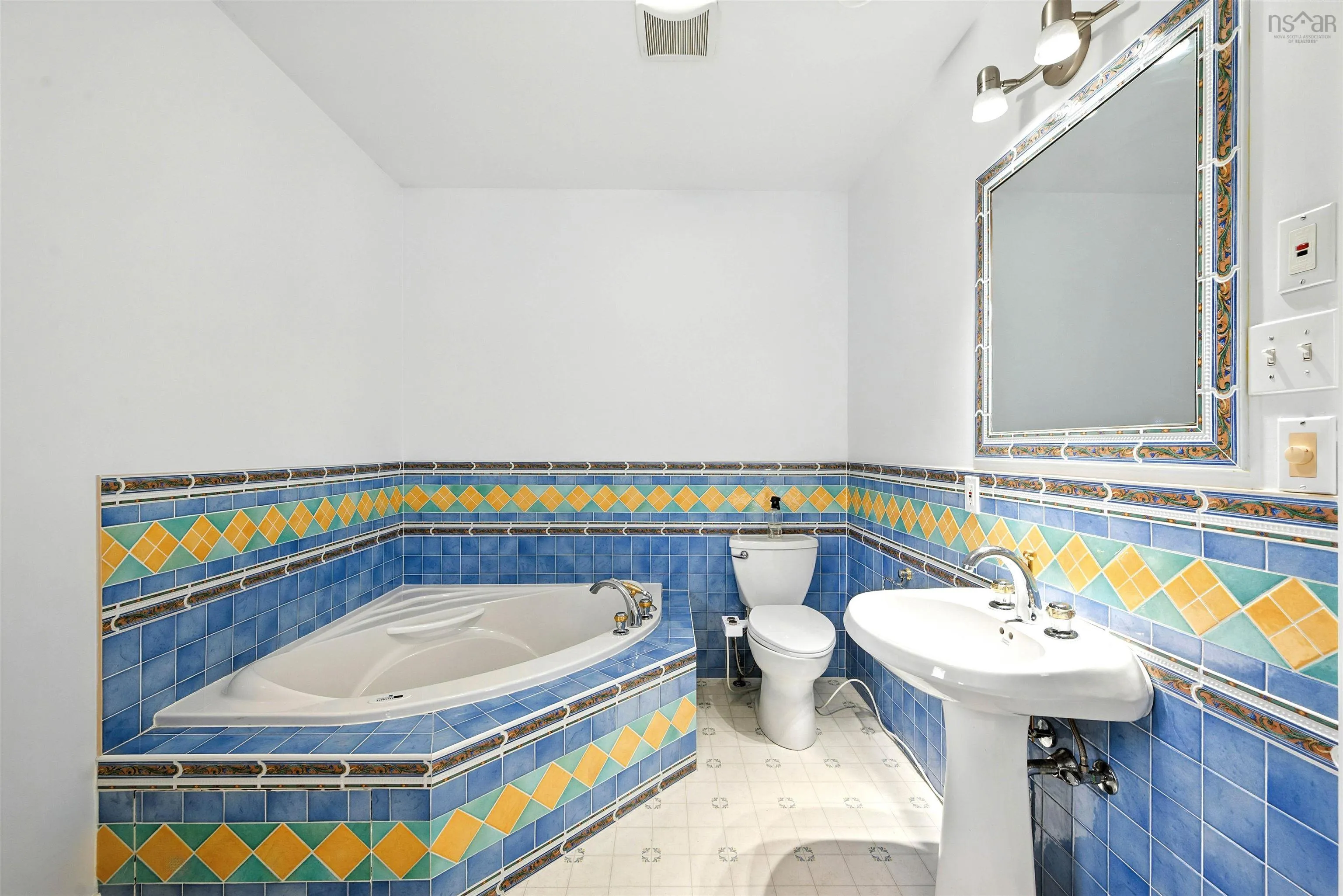 6268 Yale Street, Halifax, NS B3L 1E1, 2 Bedrooms Bedrooms, ,2 BathroomsBathrooms,Residential,For Sale,Yale,202522855