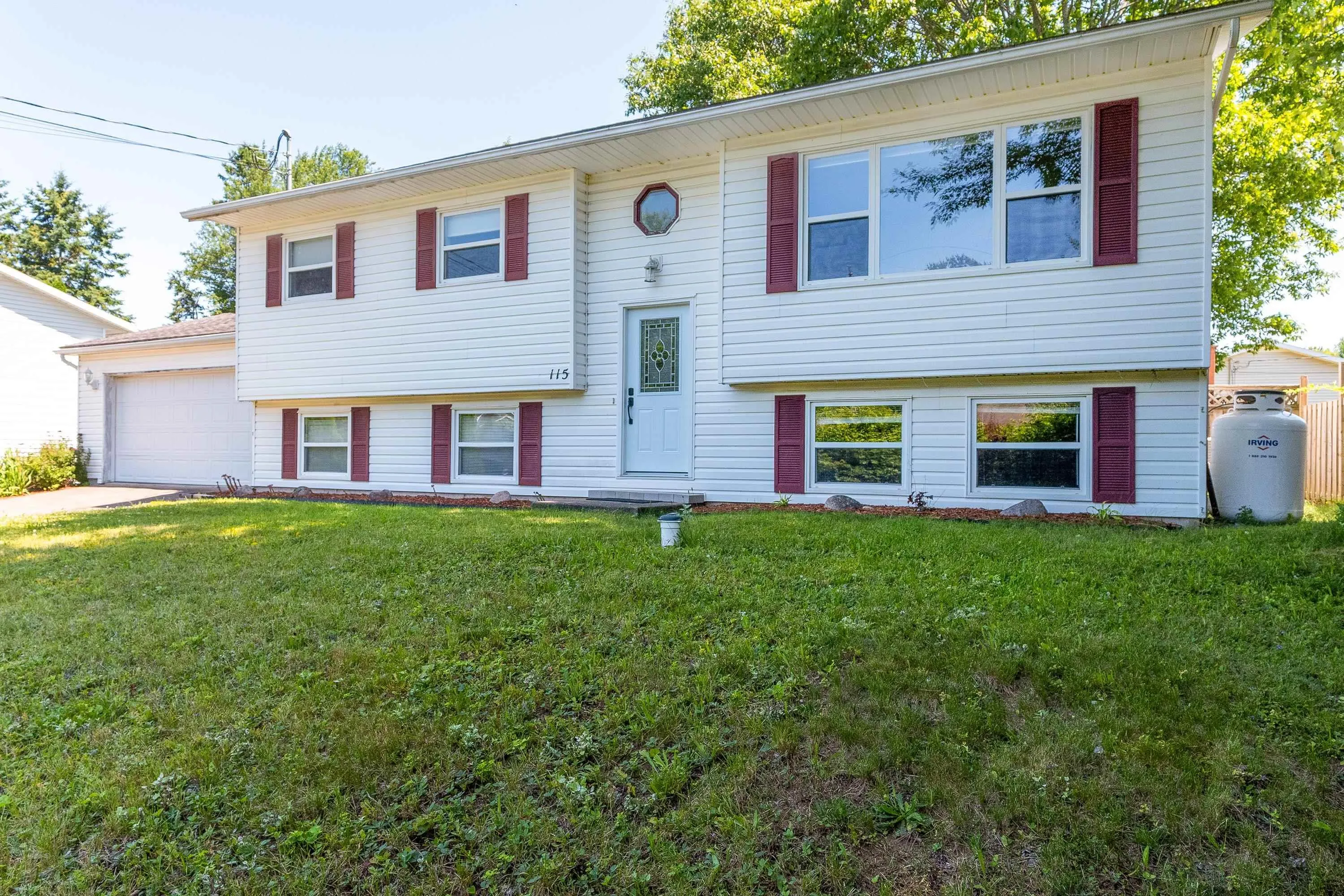115 Sunset Drive, Kingston, NS B0P 1R0, 3 Bedrooms Bedrooms, ,2 BathroomsBathrooms,Residential,For Sale,Sunset,202517762