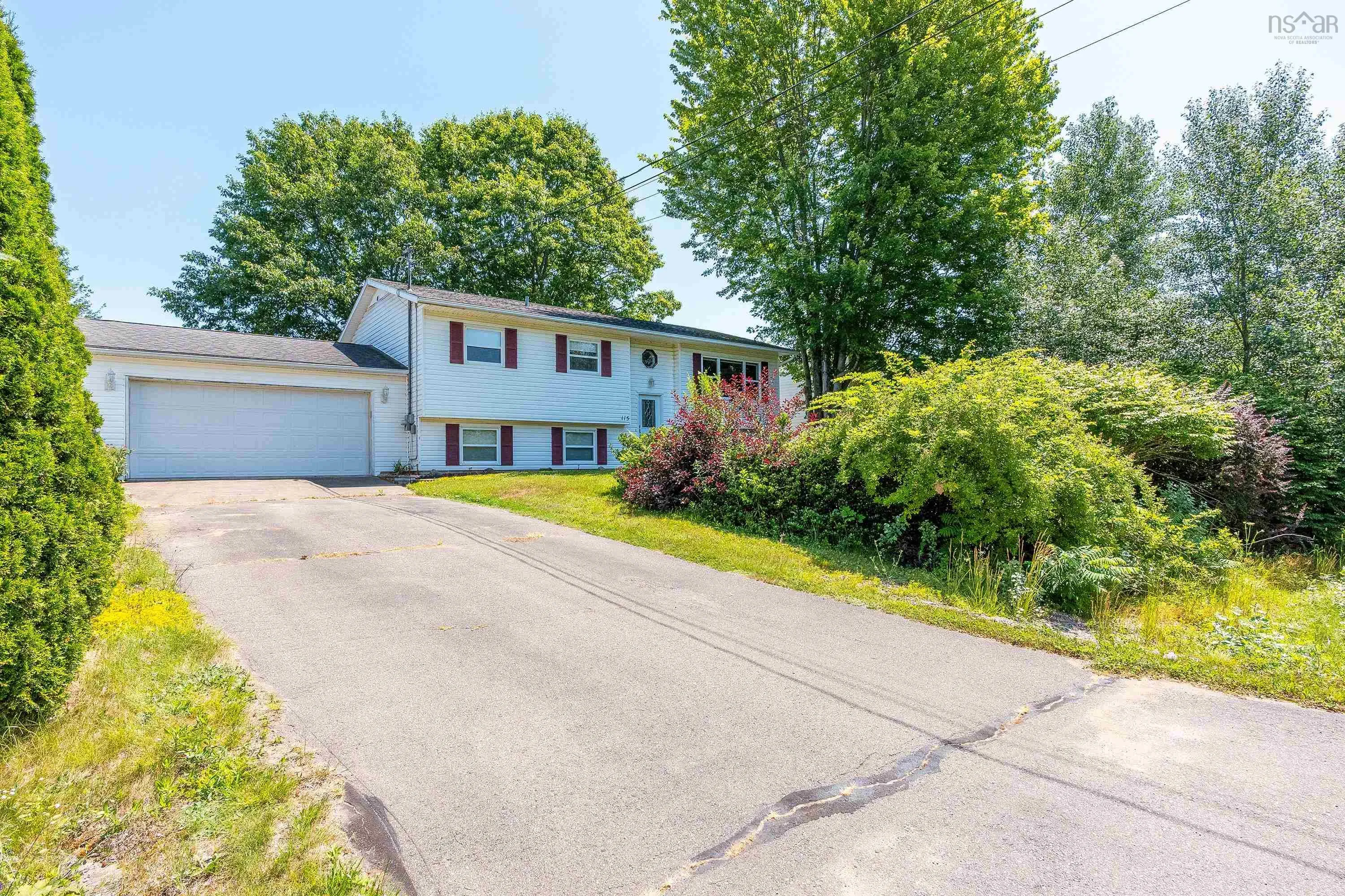 115 Sunset Drive, Kingston, NS B0P 1R0, 3 Bedrooms Bedrooms, ,2 BathroomsBathrooms,Residential,For Sale,Sunset,202517762