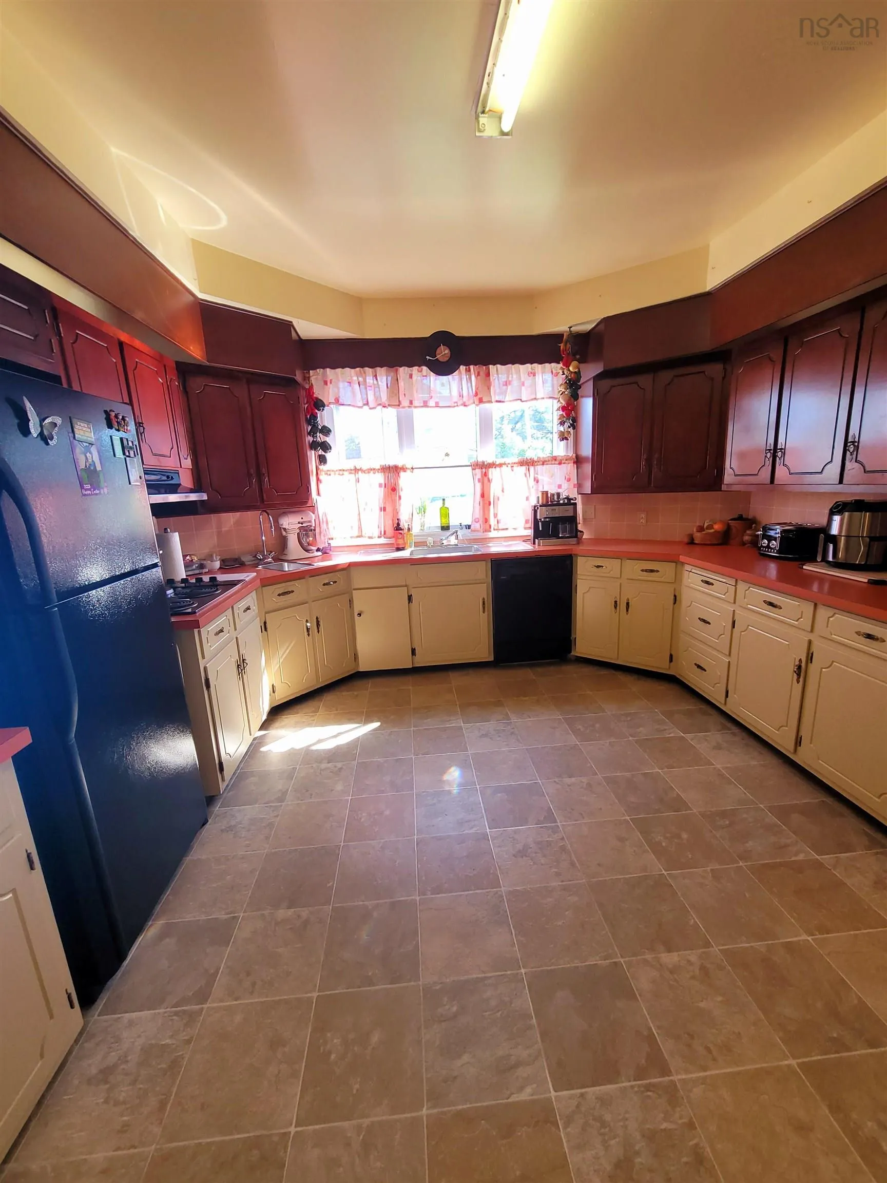 798 Main Street, Glace Bay, NS B1A 4Z1, 6 Bedrooms Bedrooms, ,Residential Income,For Sale,Main,202522580