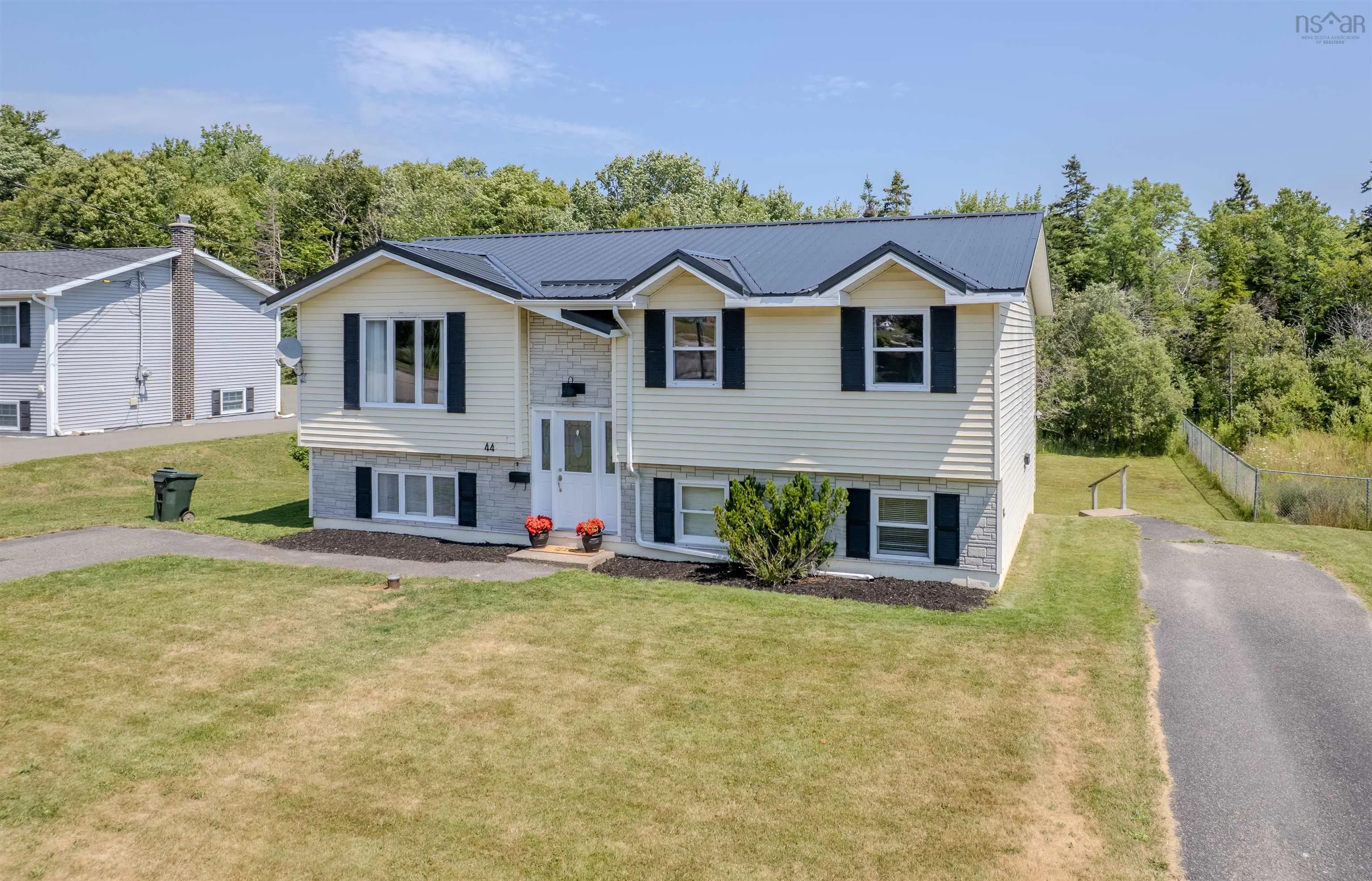 42-44 Daley Drive, Coxheath, NS B1R 2J4, 5 Bedrooms Bedrooms, ,2 BathroomsBathrooms,Residential,For Sale,Daley,202519161