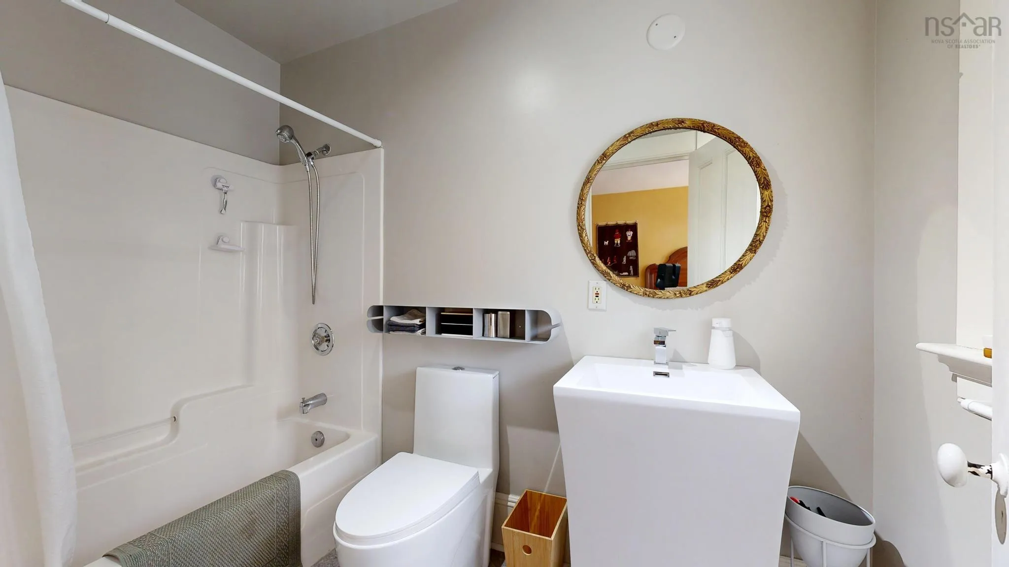 306 Lincoln Street, Lunenburg Ns B0j 2c0, 5 Bedrooms Bedrooms, ,5 BathroomsBathrooms,Residential,For Sale,Lincoln,202509768