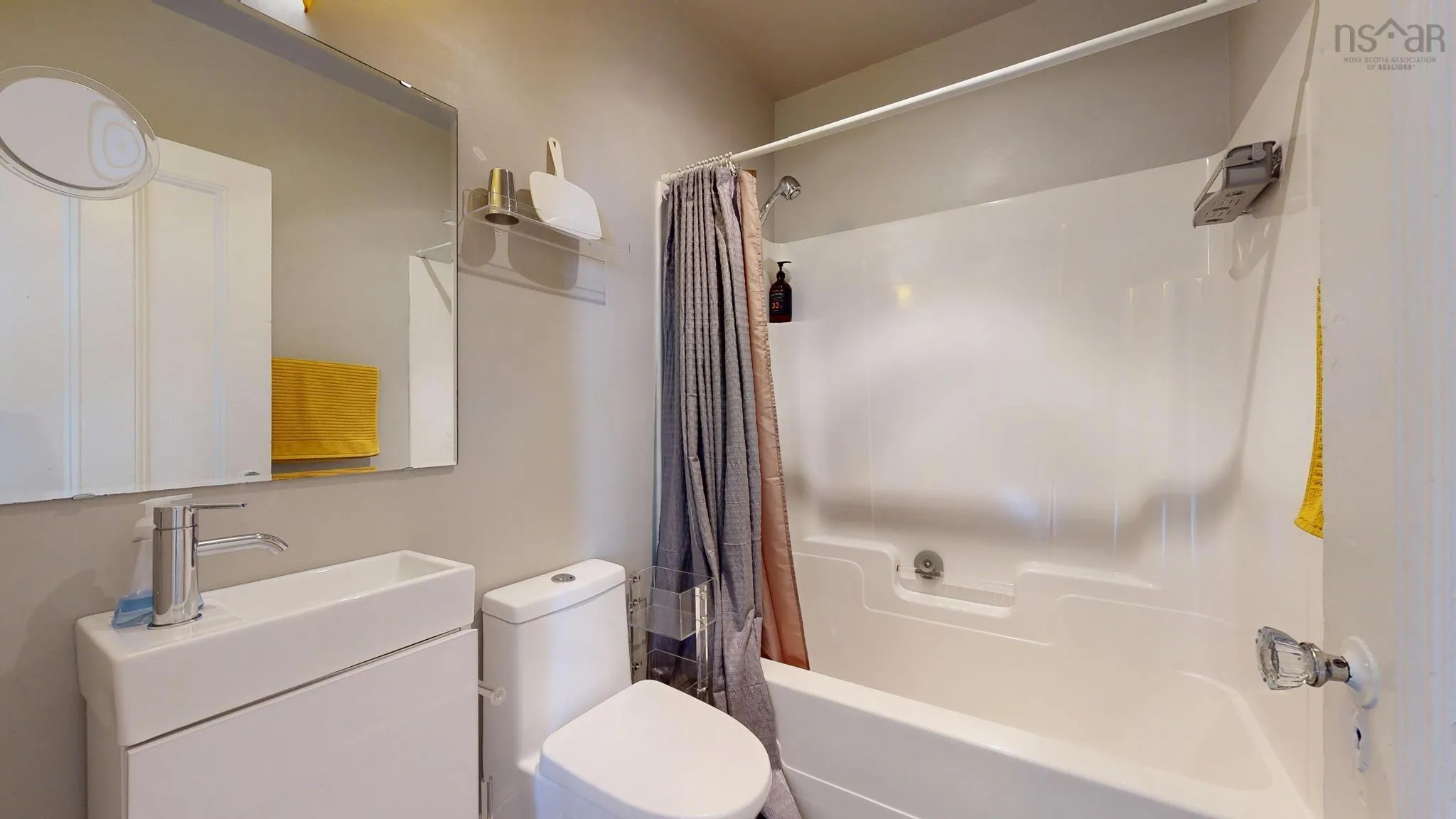 306 Lincoln Street, Lunenburg Ns B0j 2c0, 5 Bedrooms Bedrooms, ,5 BathroomsBathrooms,Residential,For Sale,Lincoln,202509768