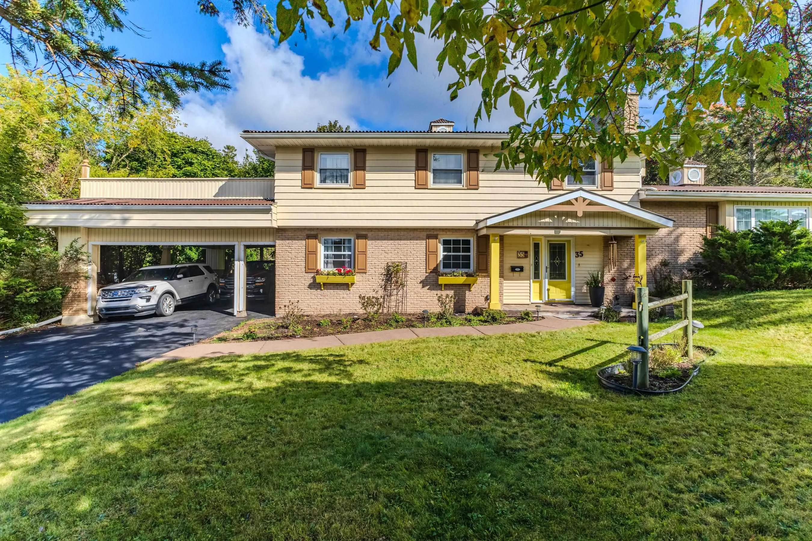 35 Grandview Dr, Truro Ns B2n 3n5, 6 Bedrooms Bedrooms, ,4 BathroomsBathrooms,Residential,For Sale,Grandview Dr,202506184